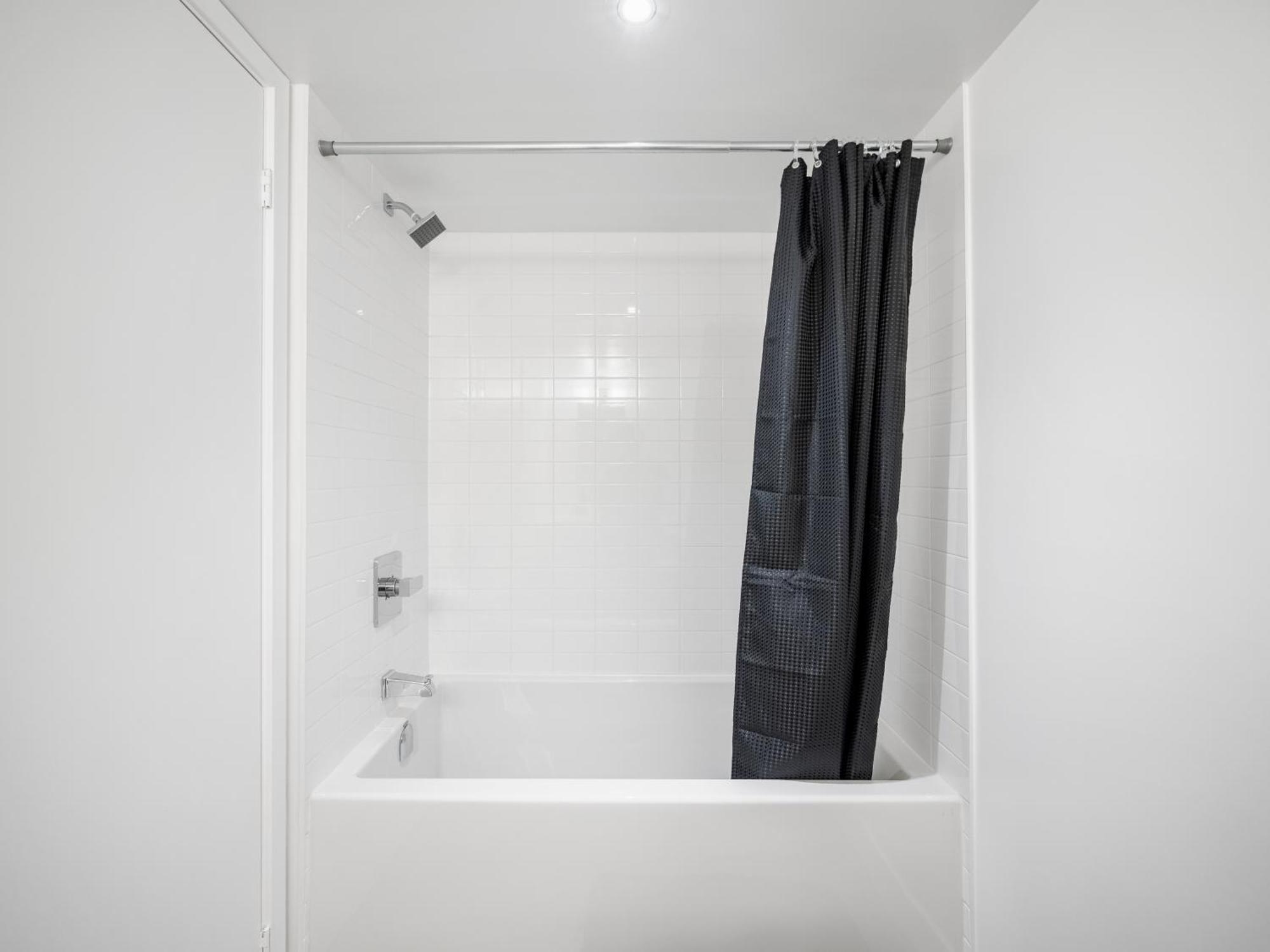 Sleek 1br & Office - Cn Tower, Skyline View Apartment