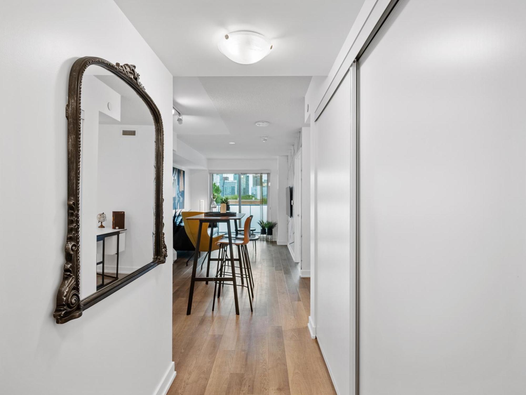 Sleek 1br & Office - Cn Tower, Skyline View Apartment Toronto
