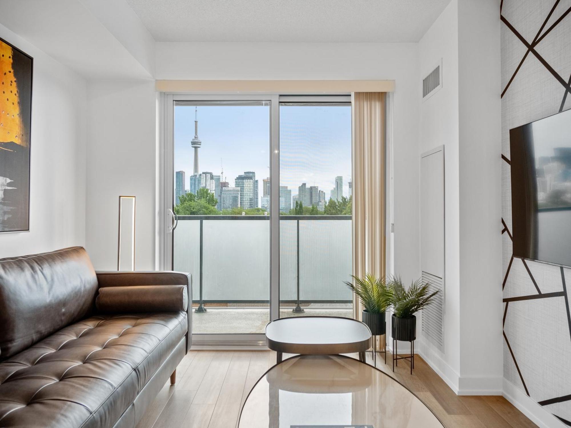 Sleek 1br & Office - Cn Tower, Skyline View *