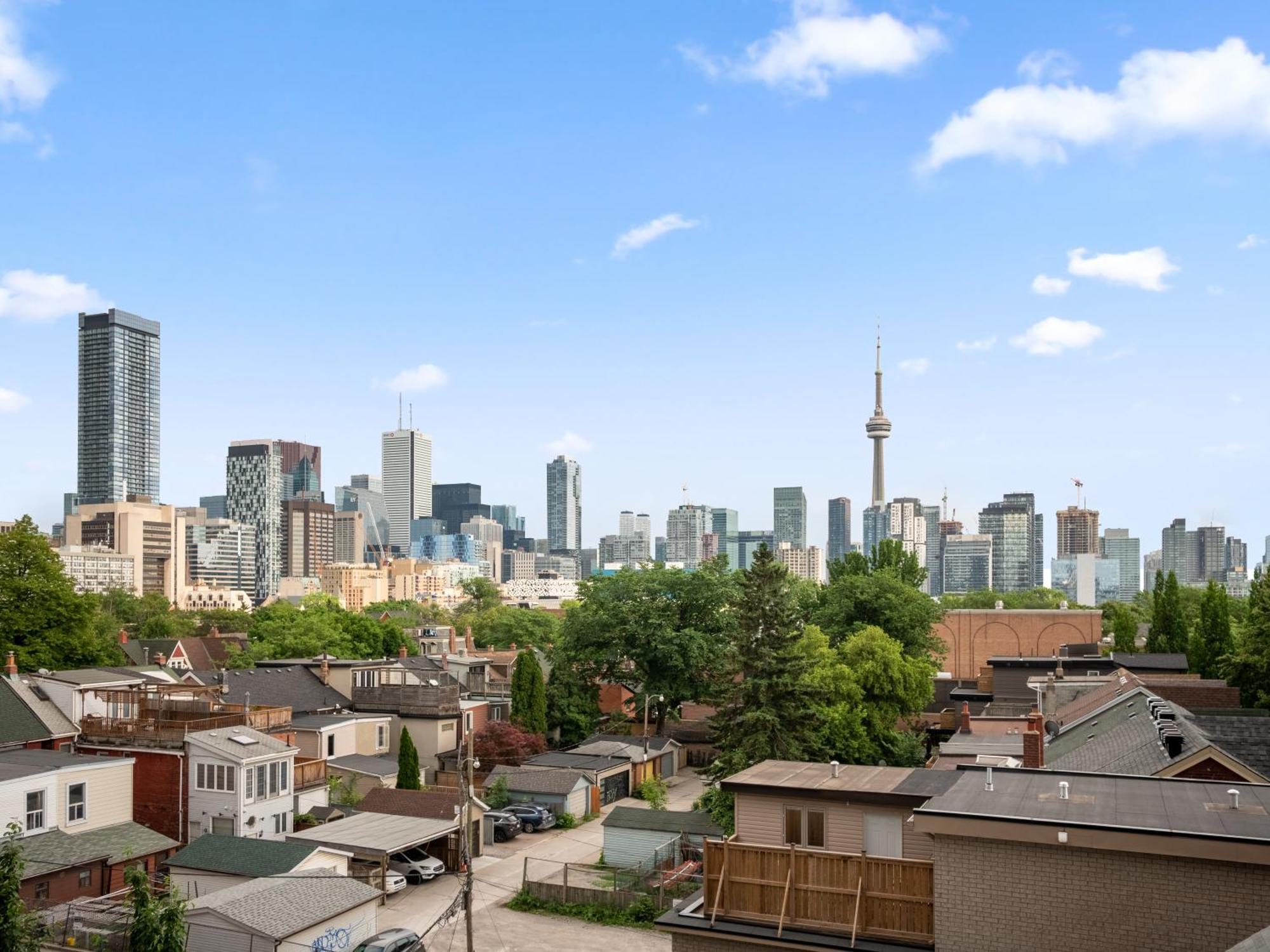 Sleek 1br & Office - Cn Tower, Skyline View Toronto