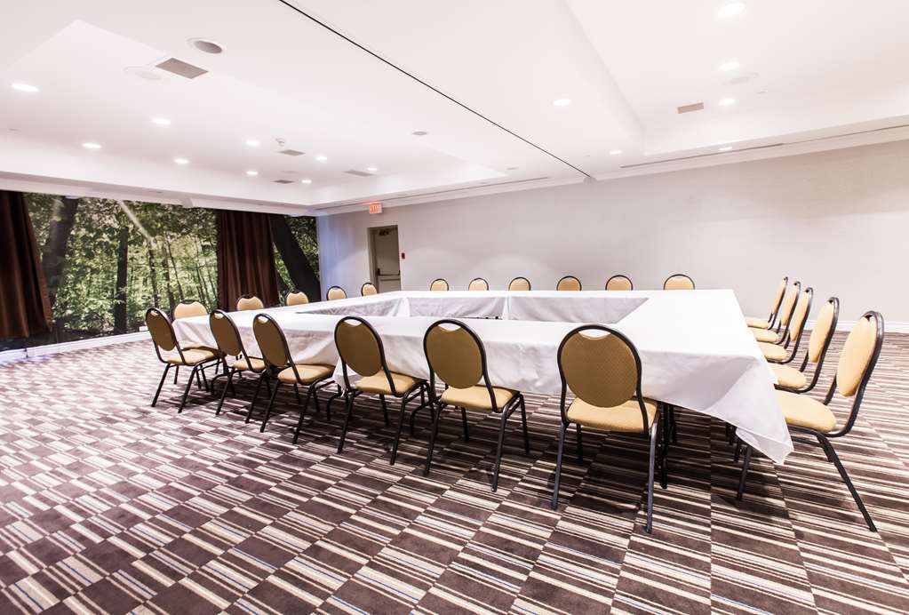 Western Premier Airport Carlingview 3* Toronto