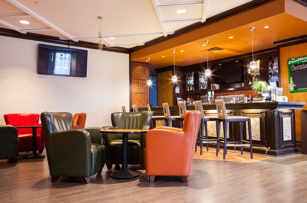 Western Premier Airport Carlingview Hotel