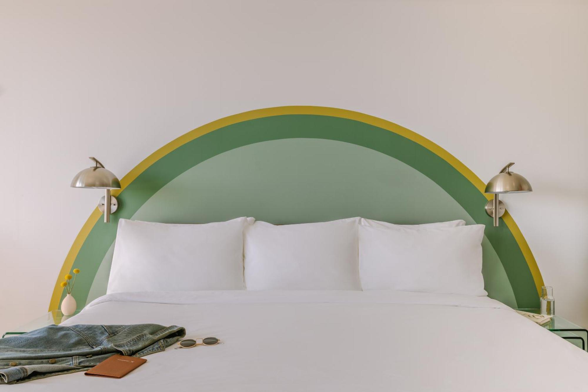 Hotel Sonder At The Liberty Toronto