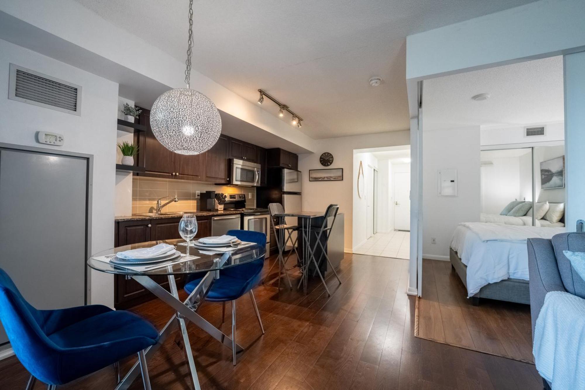 Fort York Apartment *