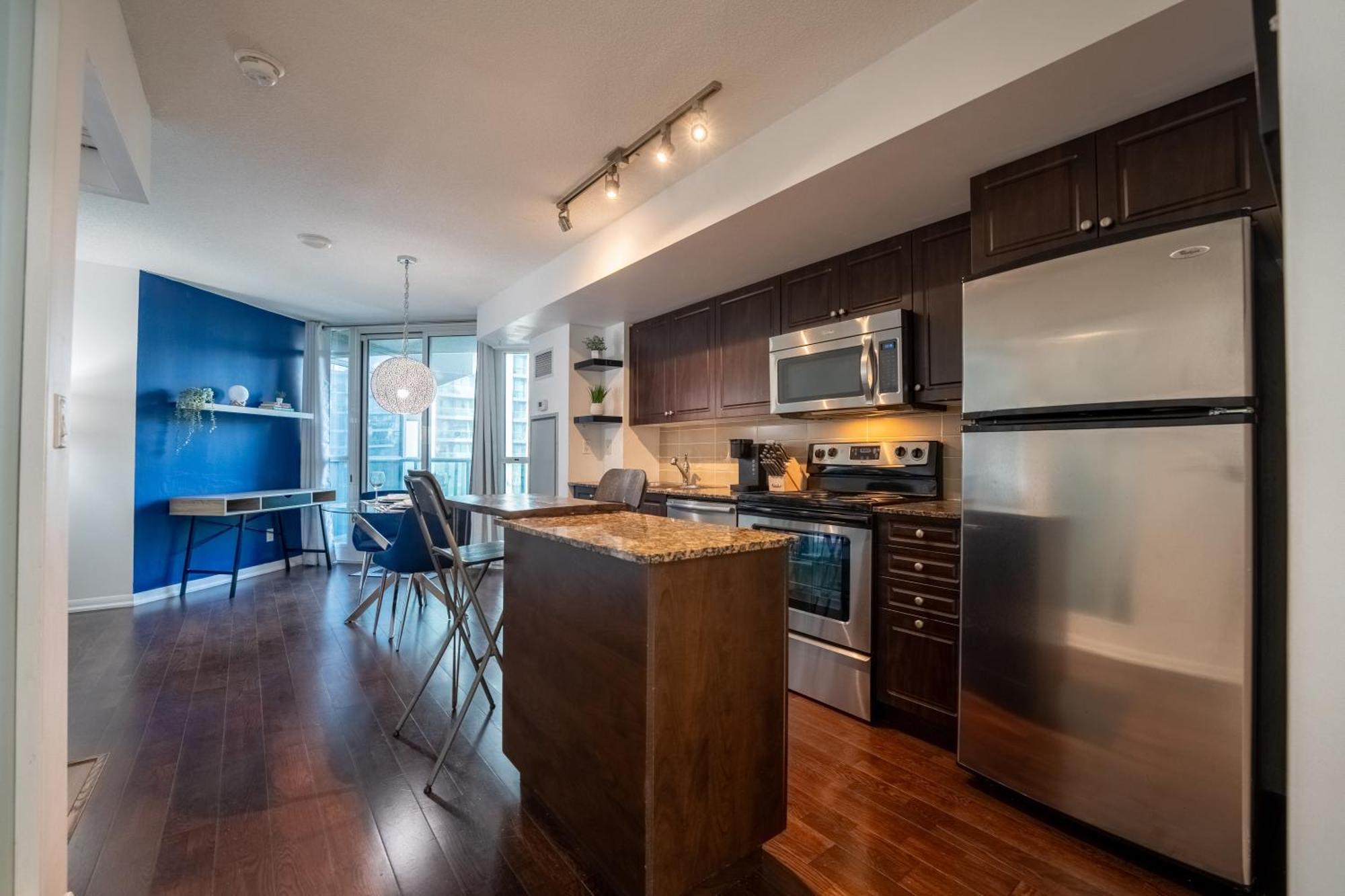 Fort York Apartment *