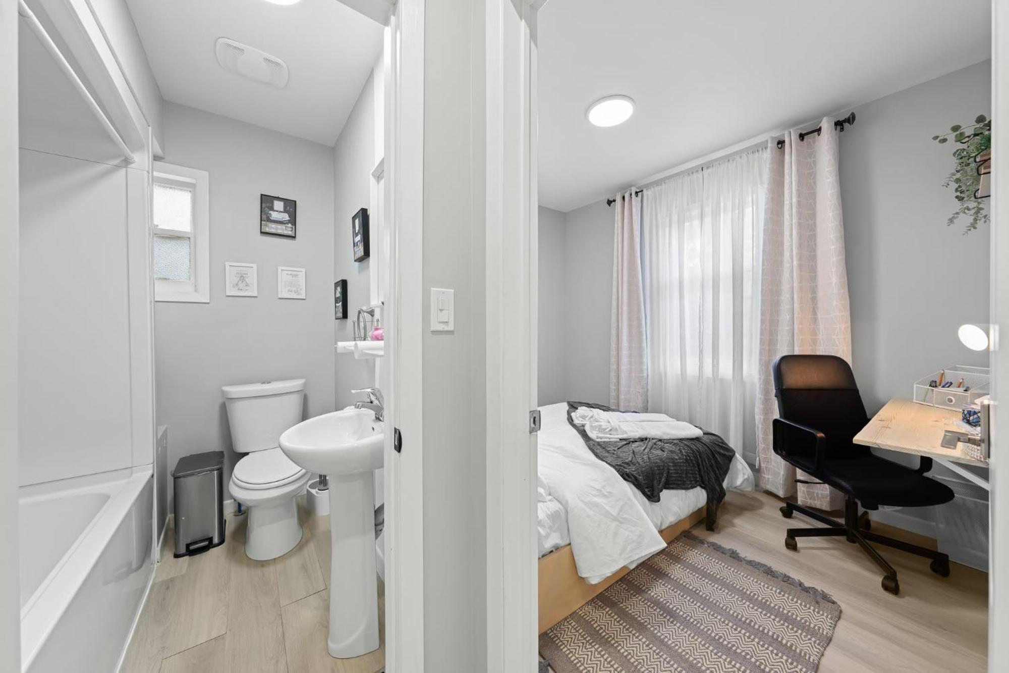 Close To Grocery Store, Subway, Work Space, Kitchen, Parking