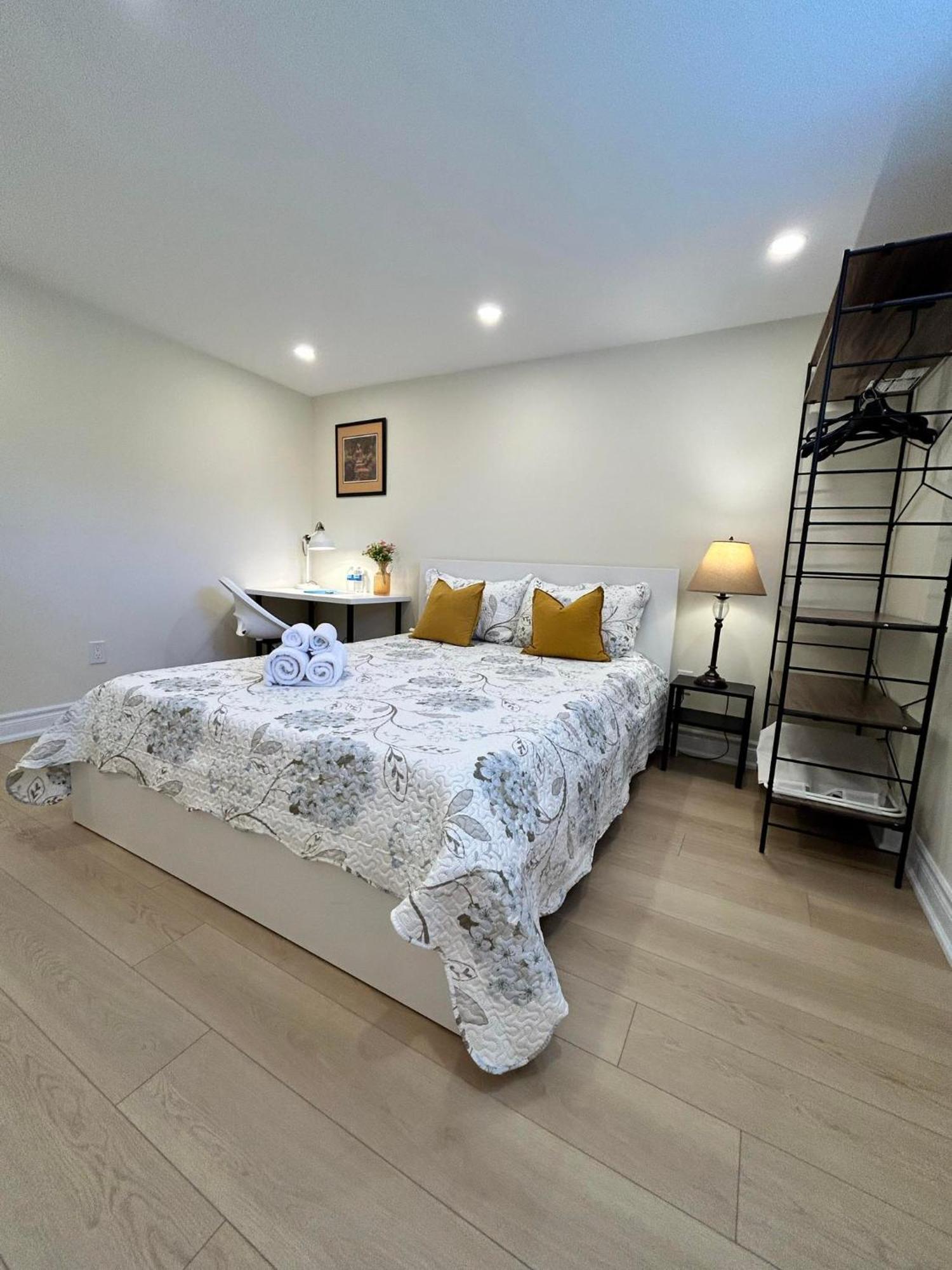 Brand New Lower With Exclusive Bathroom Homestay *