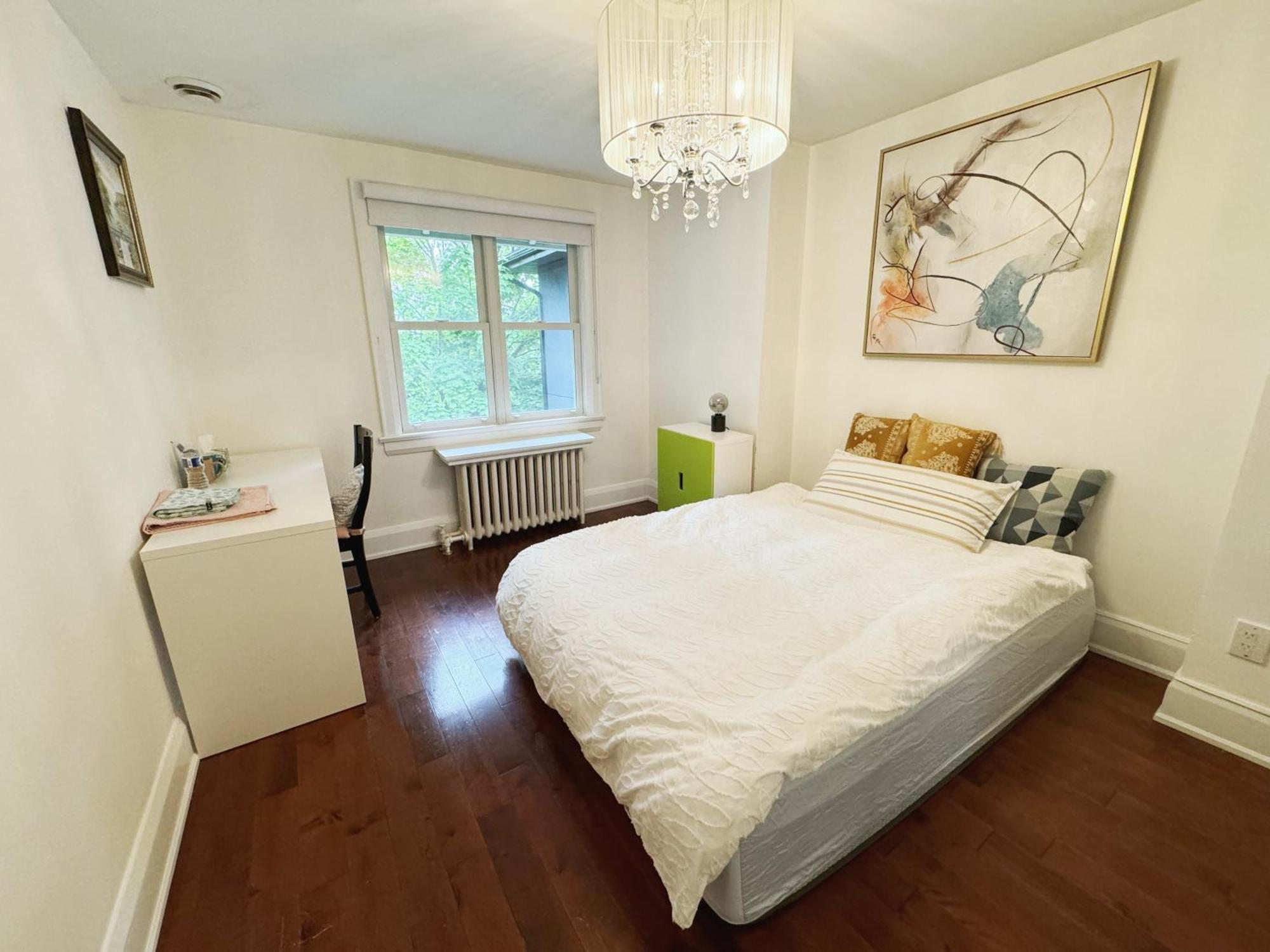 A Bright And Tidy Double-bed In Midtown Guest house *