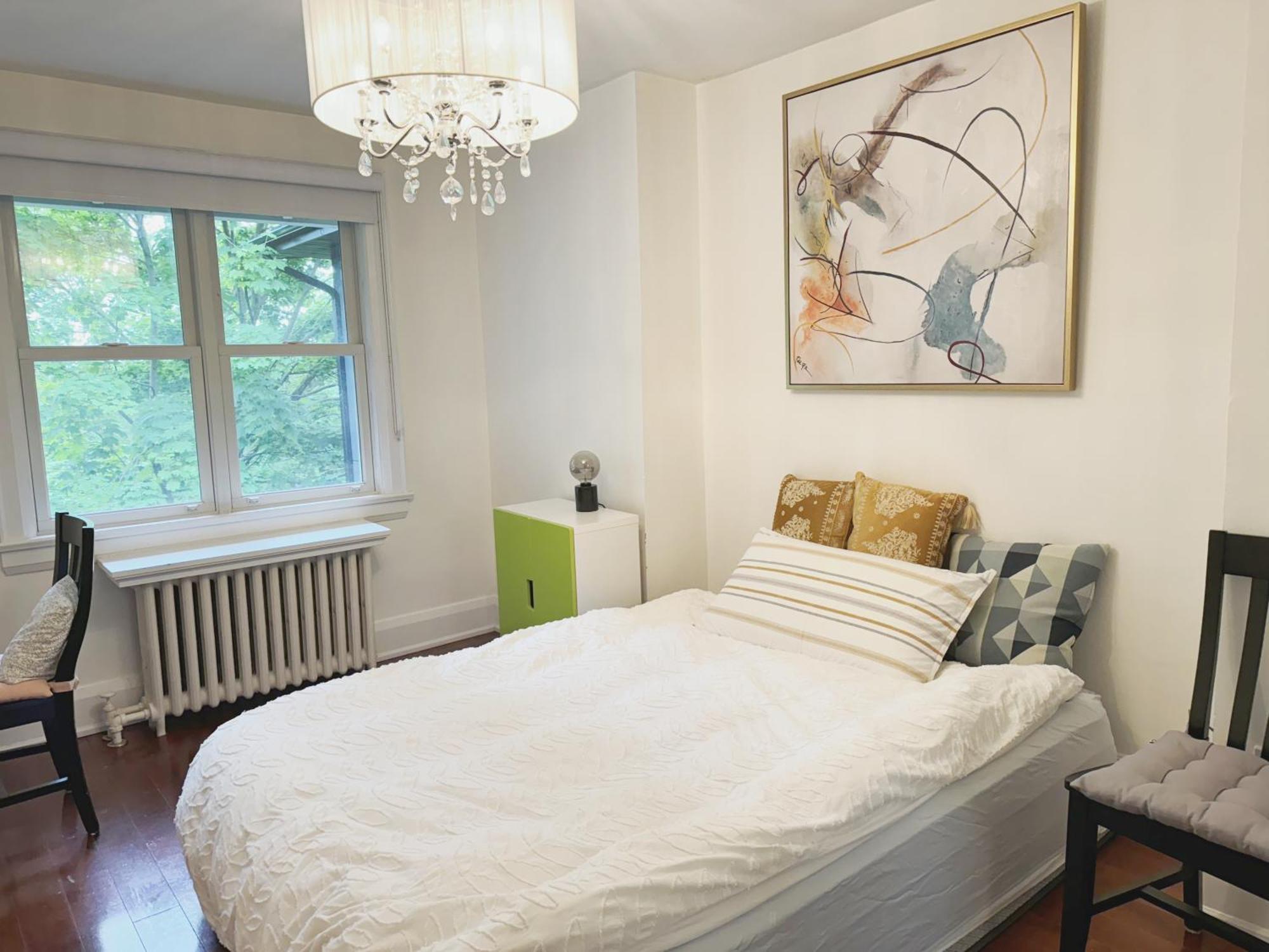 Guest house A Bright And Tidy Double-bed In Midtown *