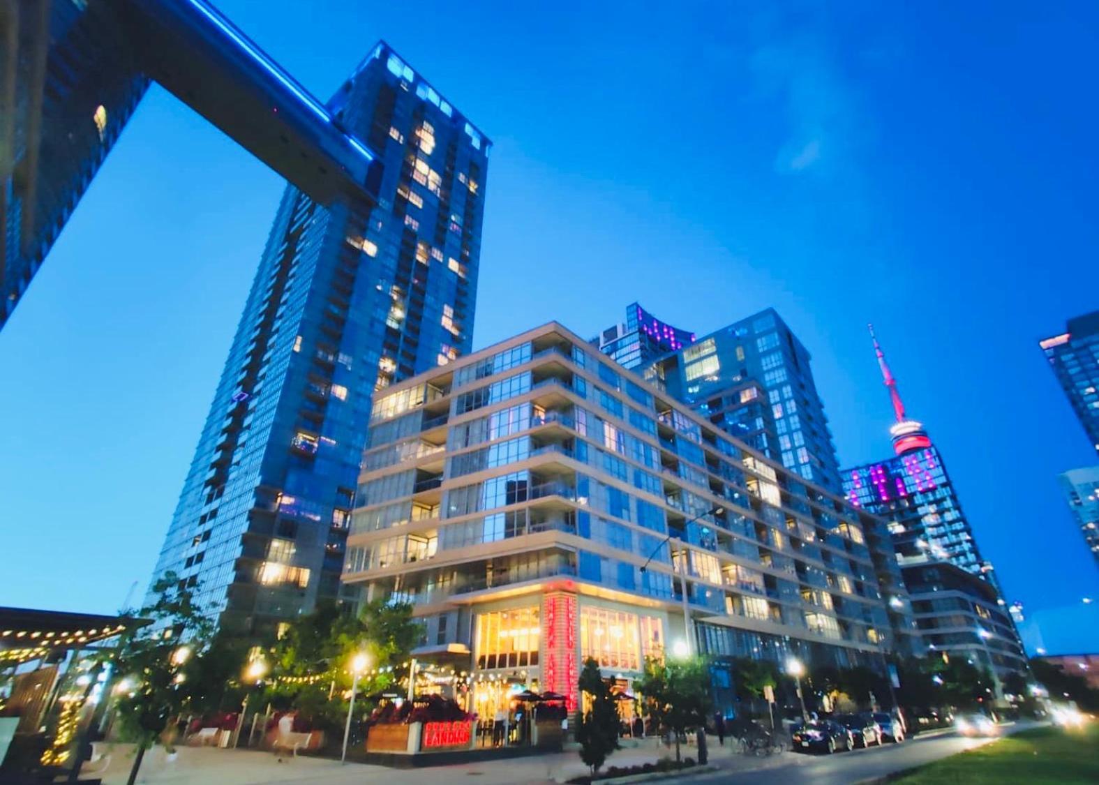 Cozy 2br Close To Cn Tower *