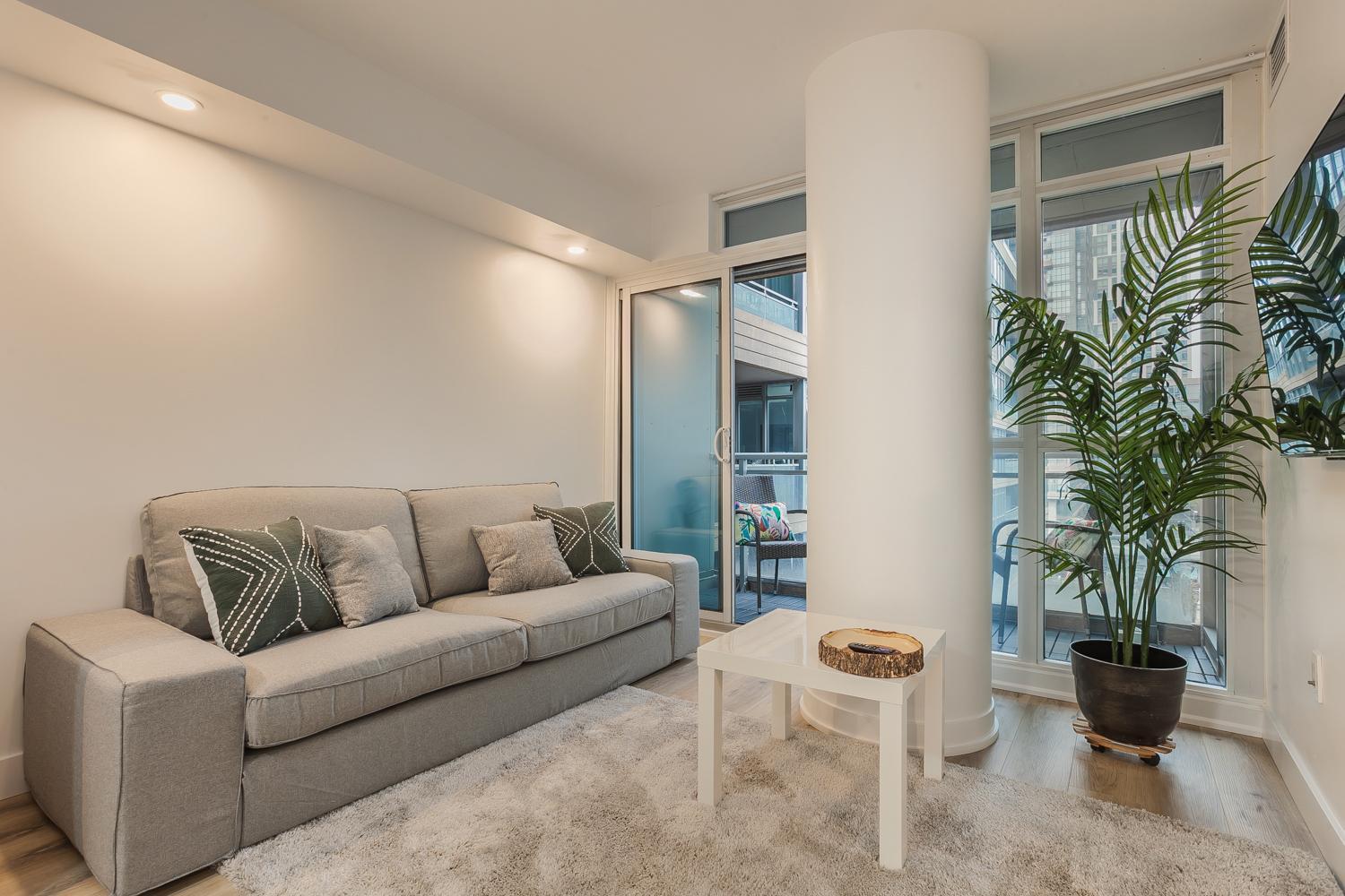 Cozy 2br Close To Cn Tower Apartment *