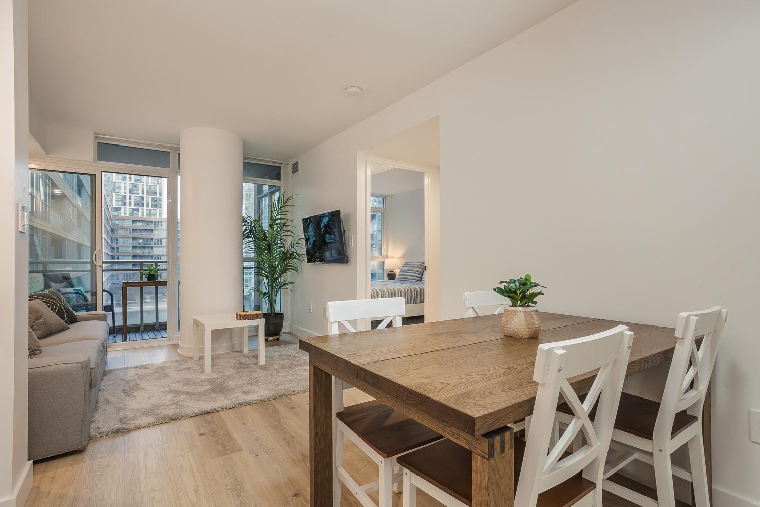 Cozy 2br Close To Cn Tower *