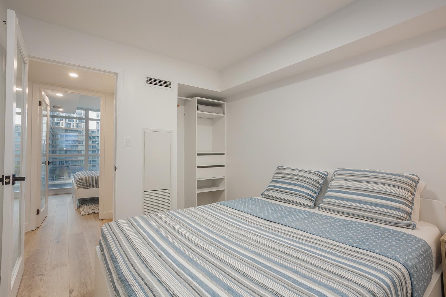 Cozy 2br Close To Cn Tower Apartment *