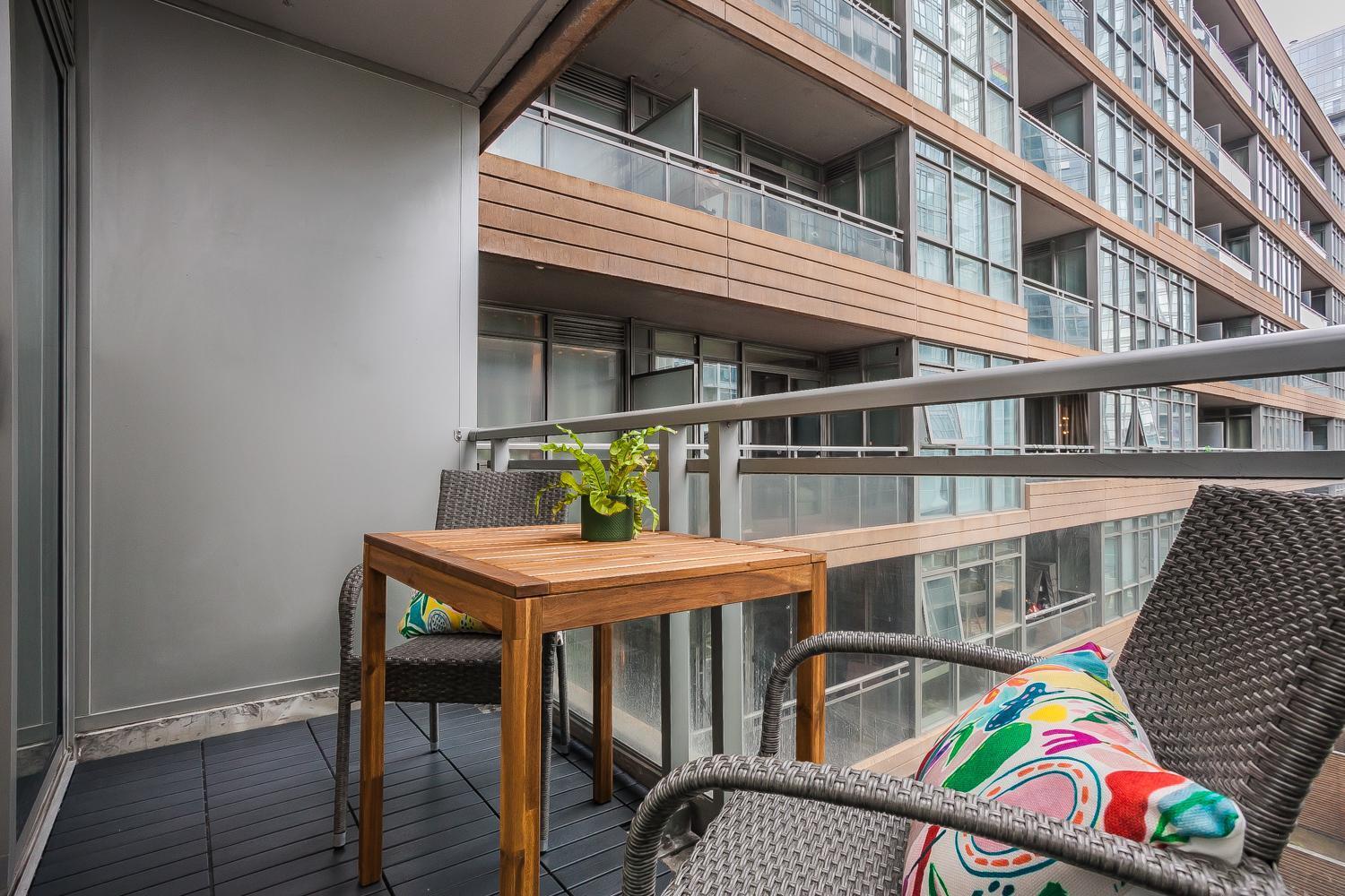 Apartment Cozy 2br Close To Cn Tower