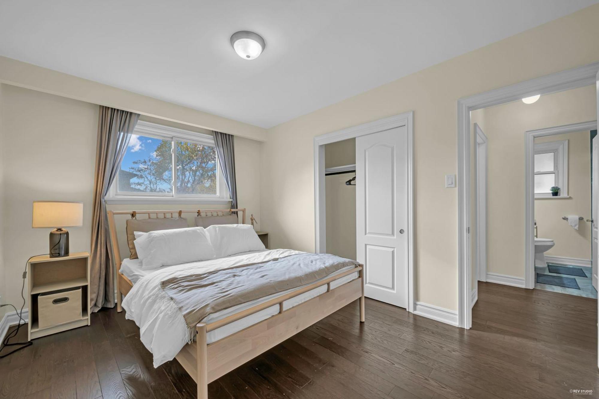 Apartment Luxury Renovated House In Prime Location With Parking *