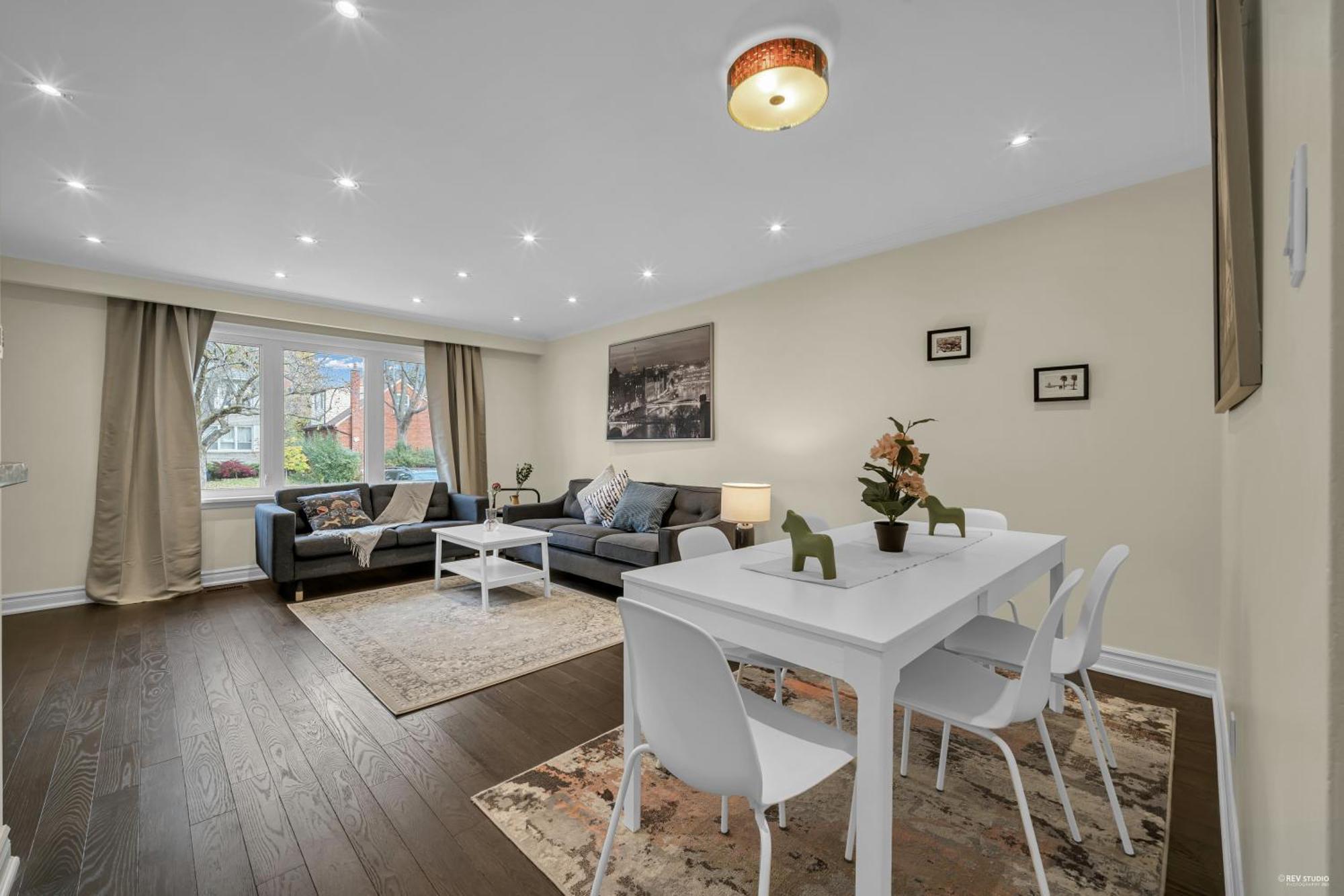 Luxury Renovated House In Prime Location With Parking *