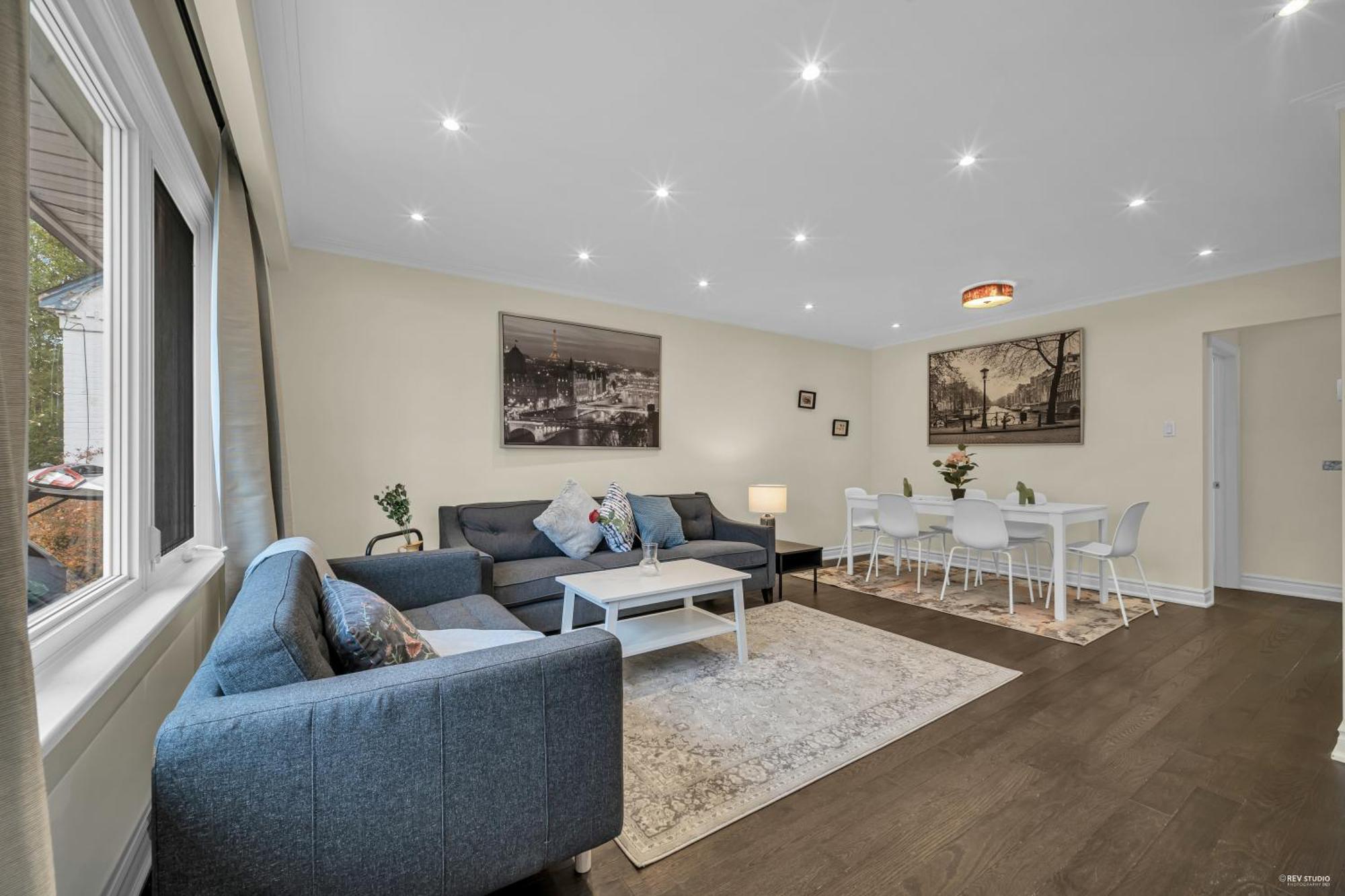 Luxury Renovated House In Prime Location With Parking
