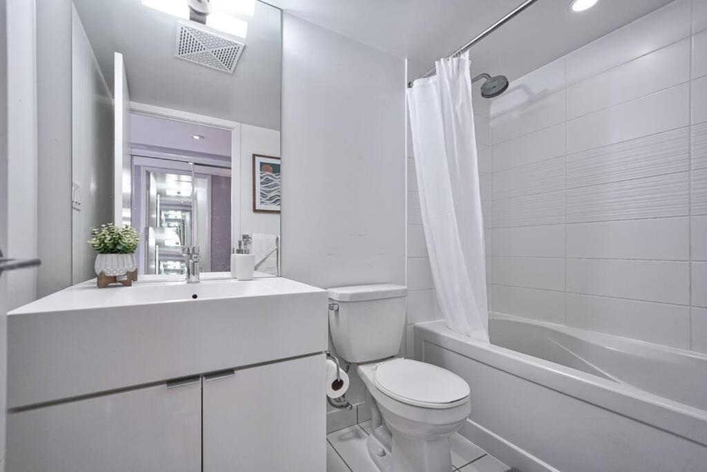 Entertainment District 1 Bedroom Free Parking Dt Apartment
