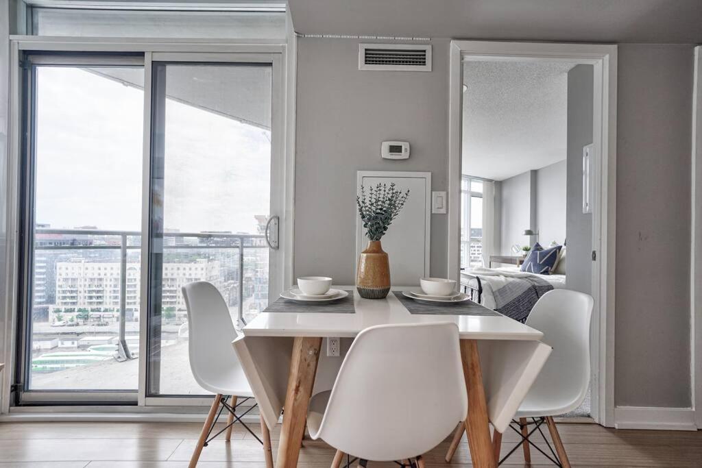 Entertainment District 1 Bedroom Free Parking Dt Apartment *
