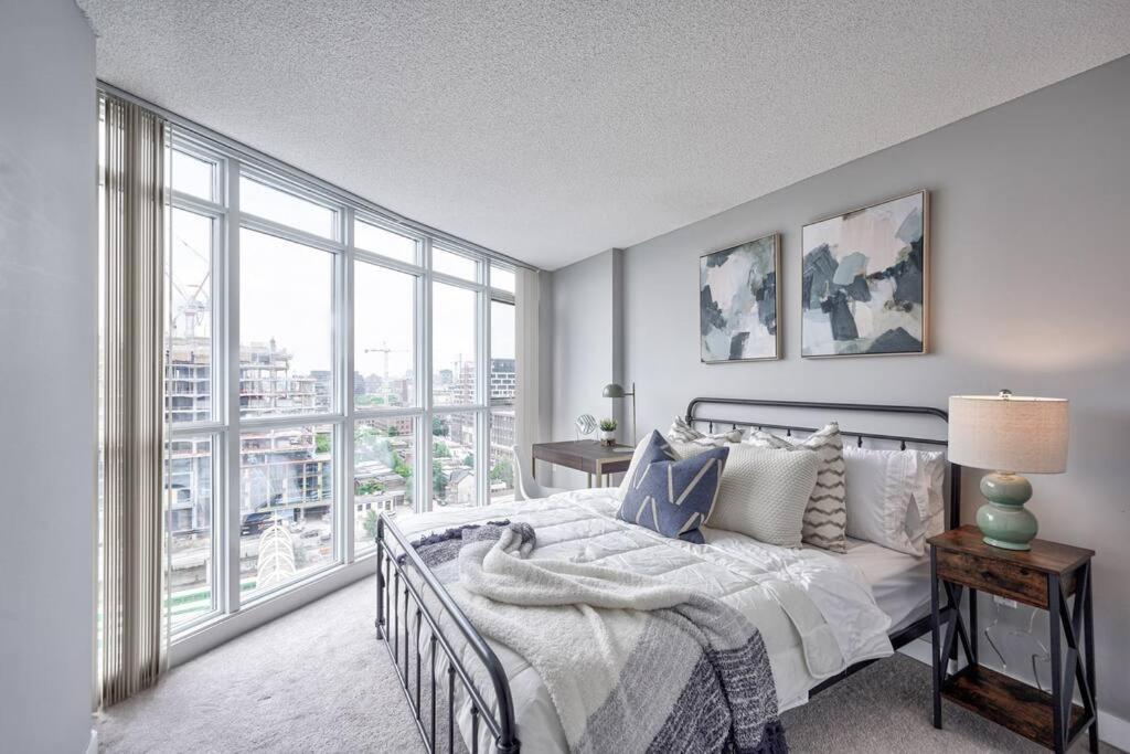 Entertainment District 1 Bedroom Free Parking Dt Apartment