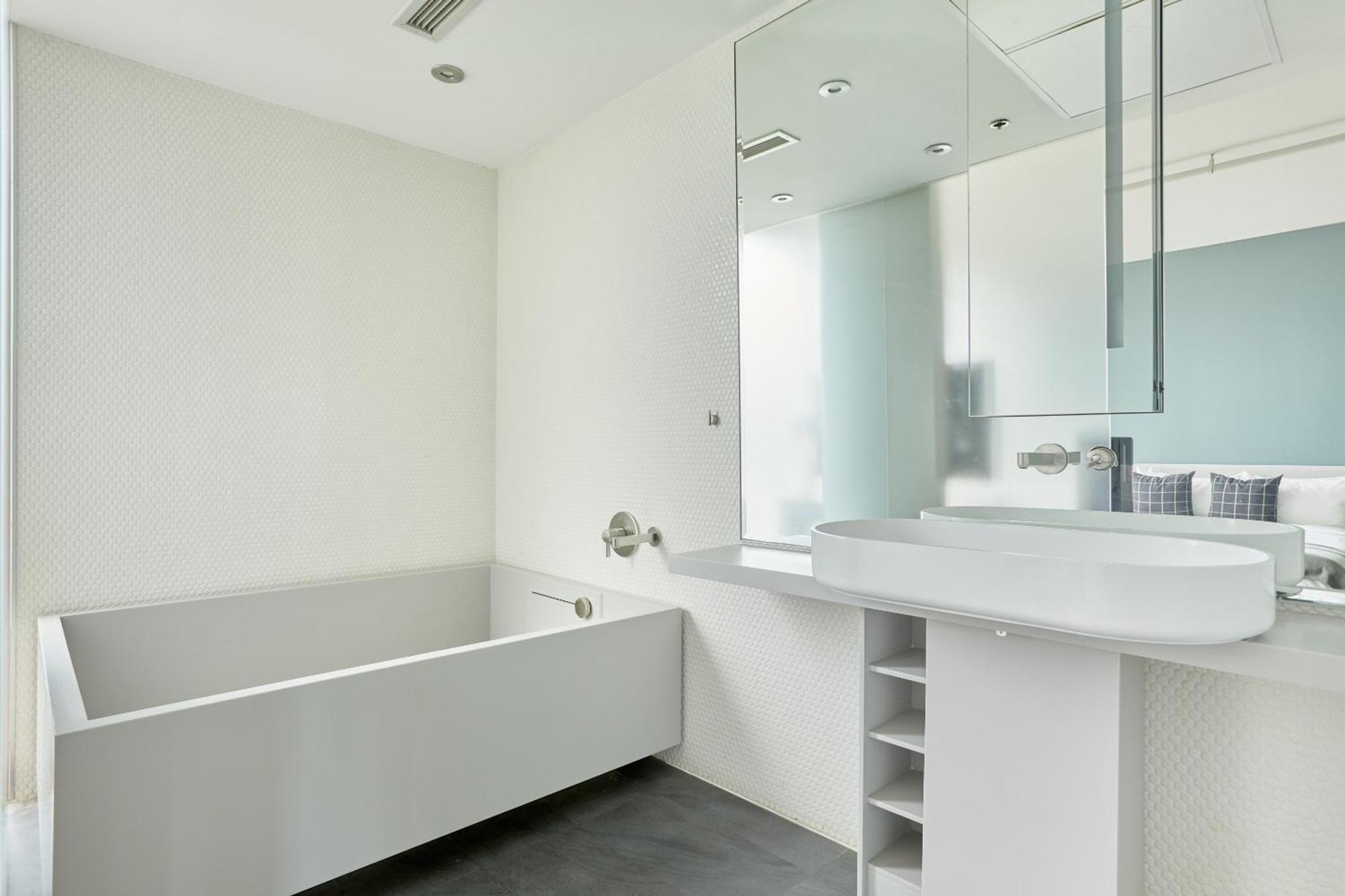 Hotel Sonder The Slate Toronto