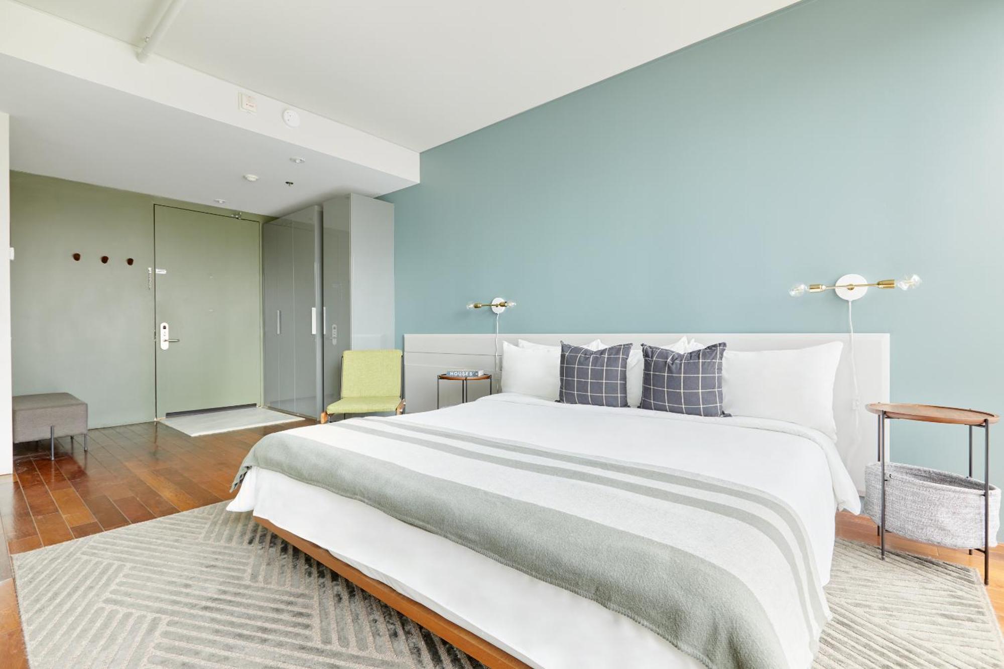 Sonder The Slate 4* Toronto