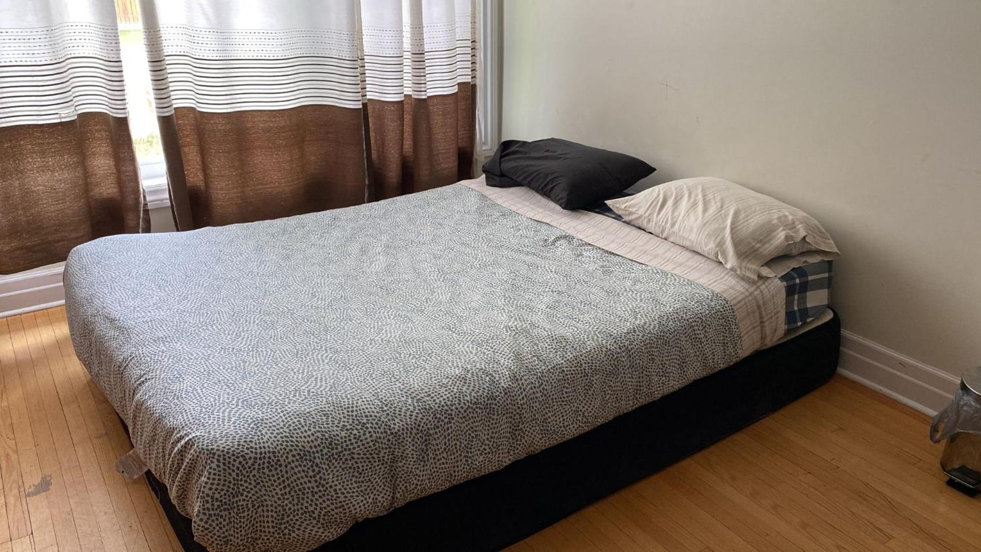 Private Rooms, Free Parking, Full Kitchen, Prices In Town- York Heights Toronto