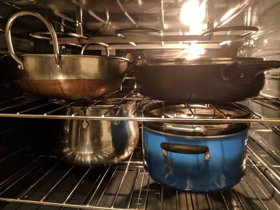 Private Rooms, Free Parking, Full Kitchen, Prices In Town- York Heights Guest house Toronto