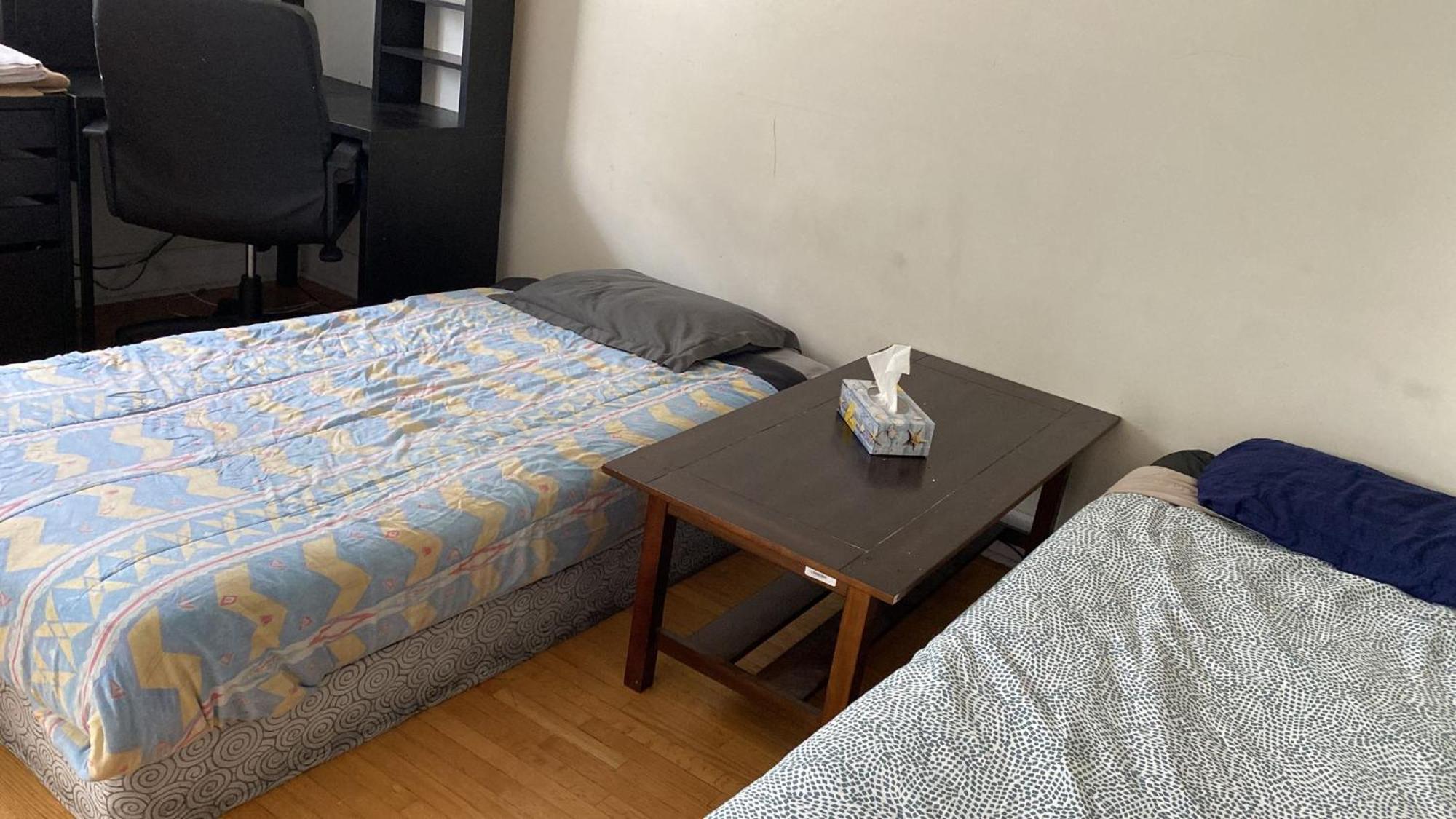 Private Rooms, Free Parking, Full Kitchen, Prices In Town- York Heights *