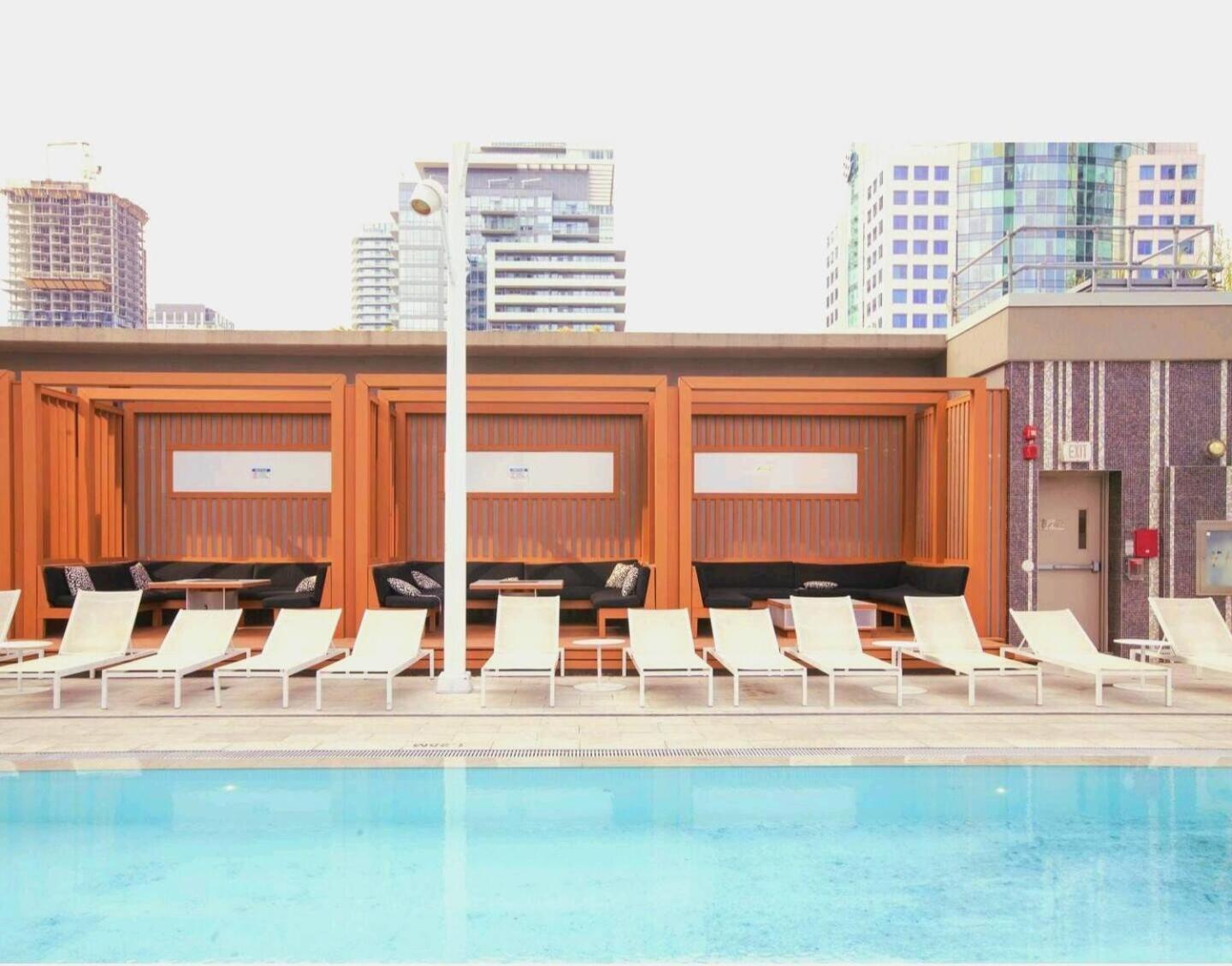 3br Skyline - By Cn Tower & Mtcc & Free Parking Toronto
