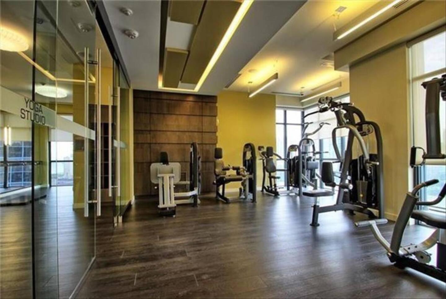 3br Skyline - By Cn Tower & Mtcc & Free Parking * Toronto
