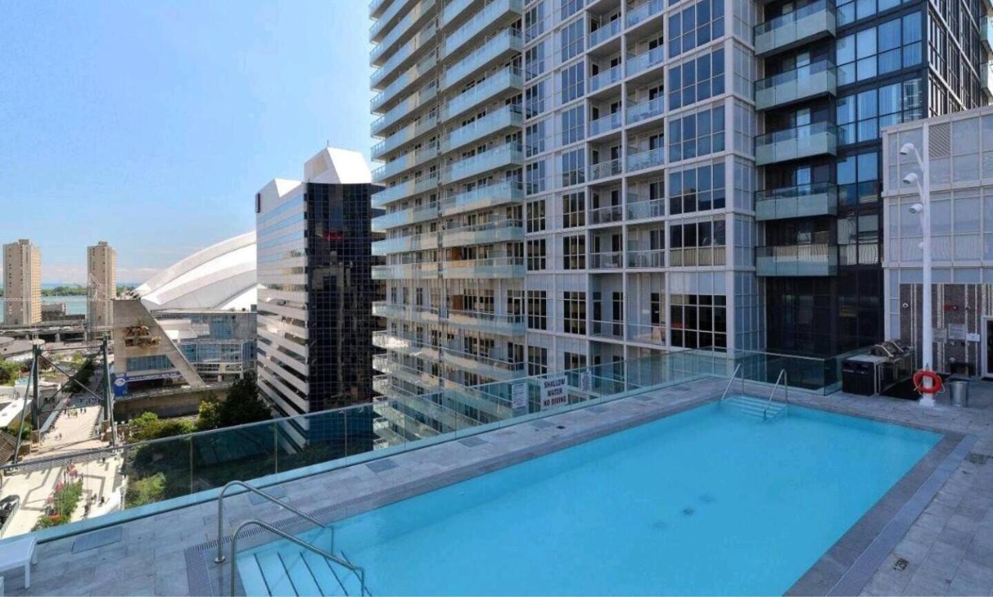 3br Skyline - By Cn Tower & Mtcc & Free Parking Apartment *