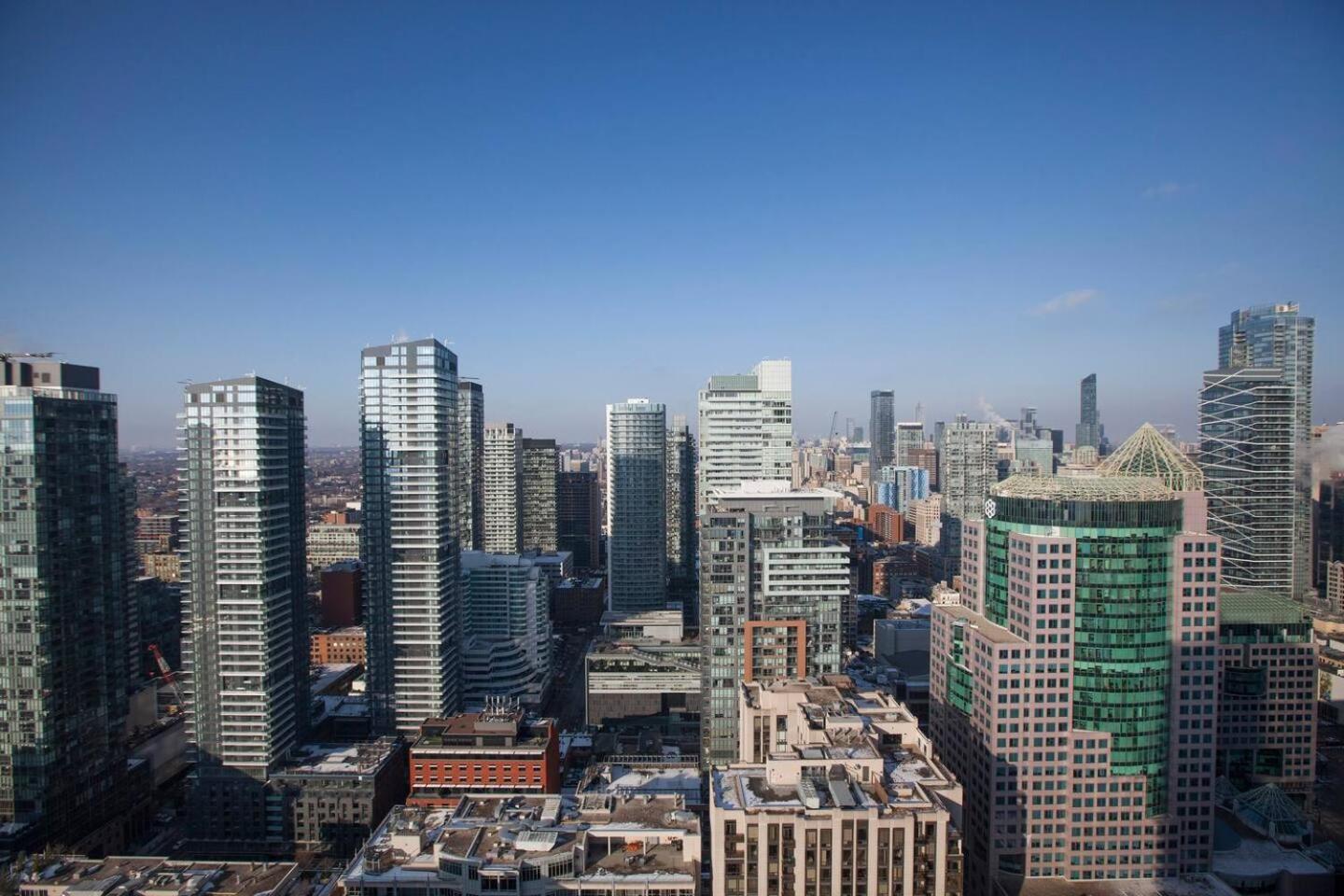 Apartment 3br Skyline - By Cn Tower & Mtcc & Free Parking Toronto
