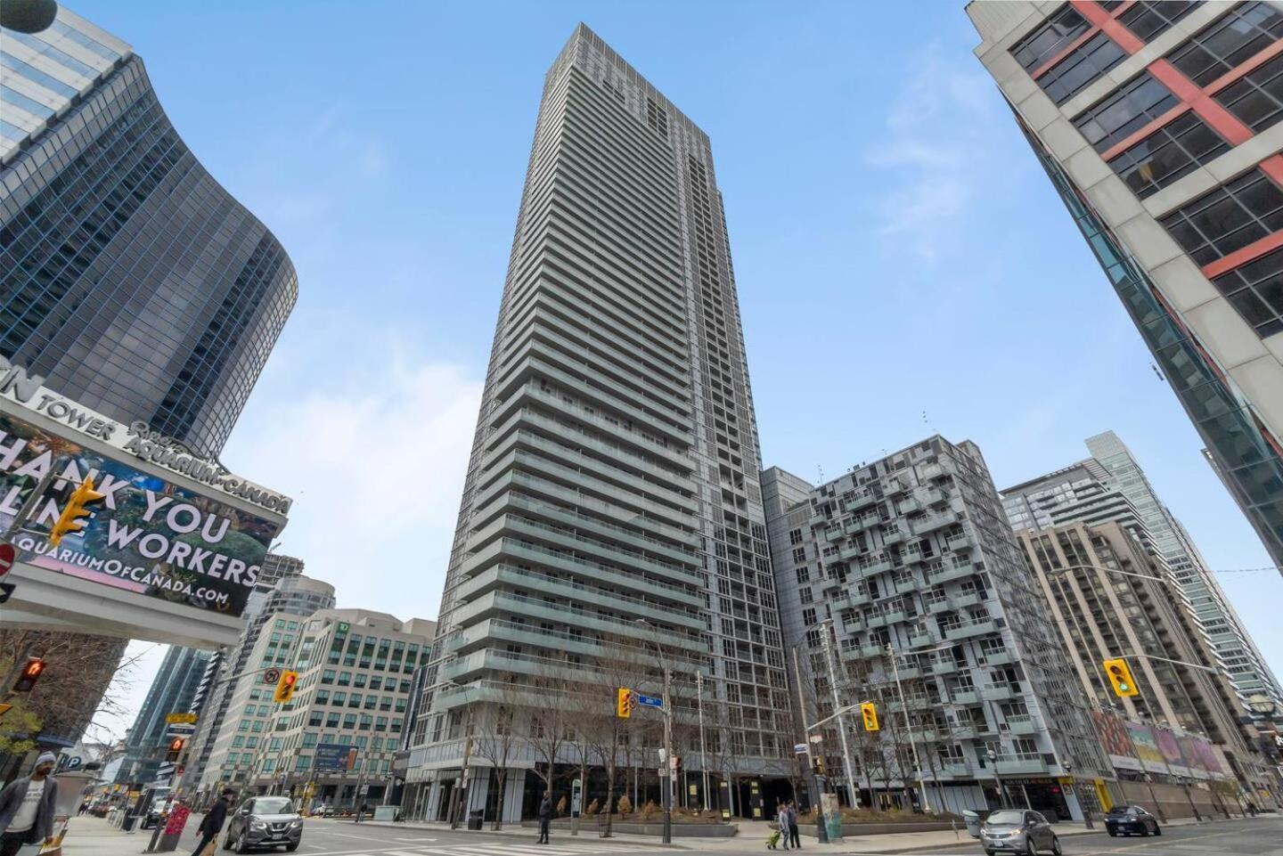 Apartment 3br Skyline - By Cn Tower & Mtcc & Free Parking *