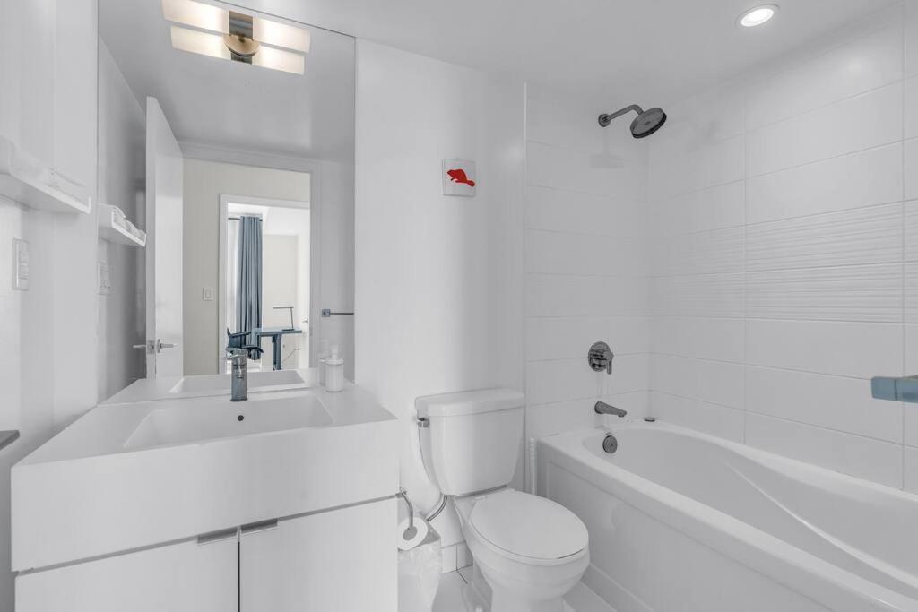 Stylish - Free Parking & Lake View Apartment *