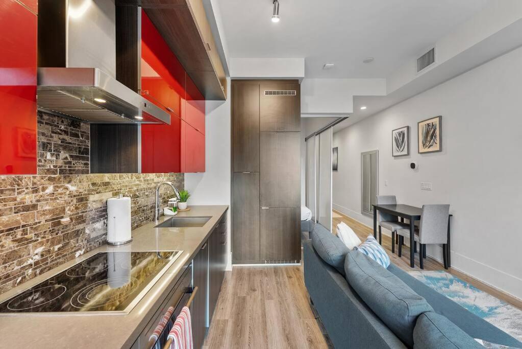 Next To Rogers Center, With Cn Tower View, Lake View, And Free Parking *