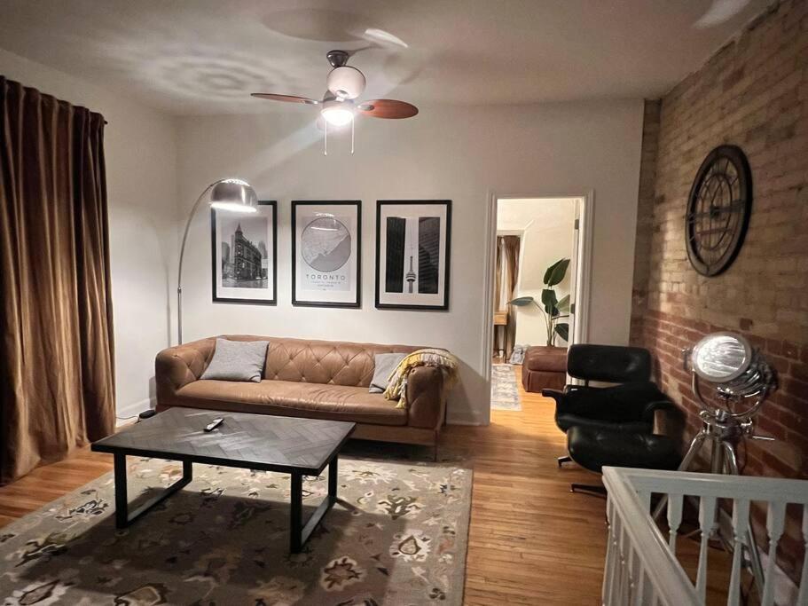 Apartment 3 Bedroom With Patio Toronto