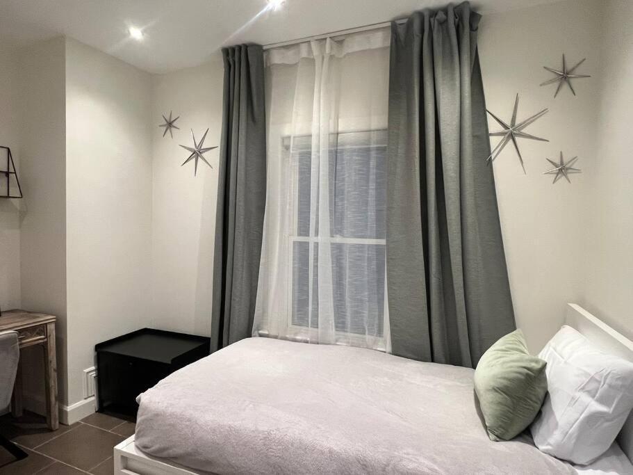 Apartment 3 Bedroom With Patio *