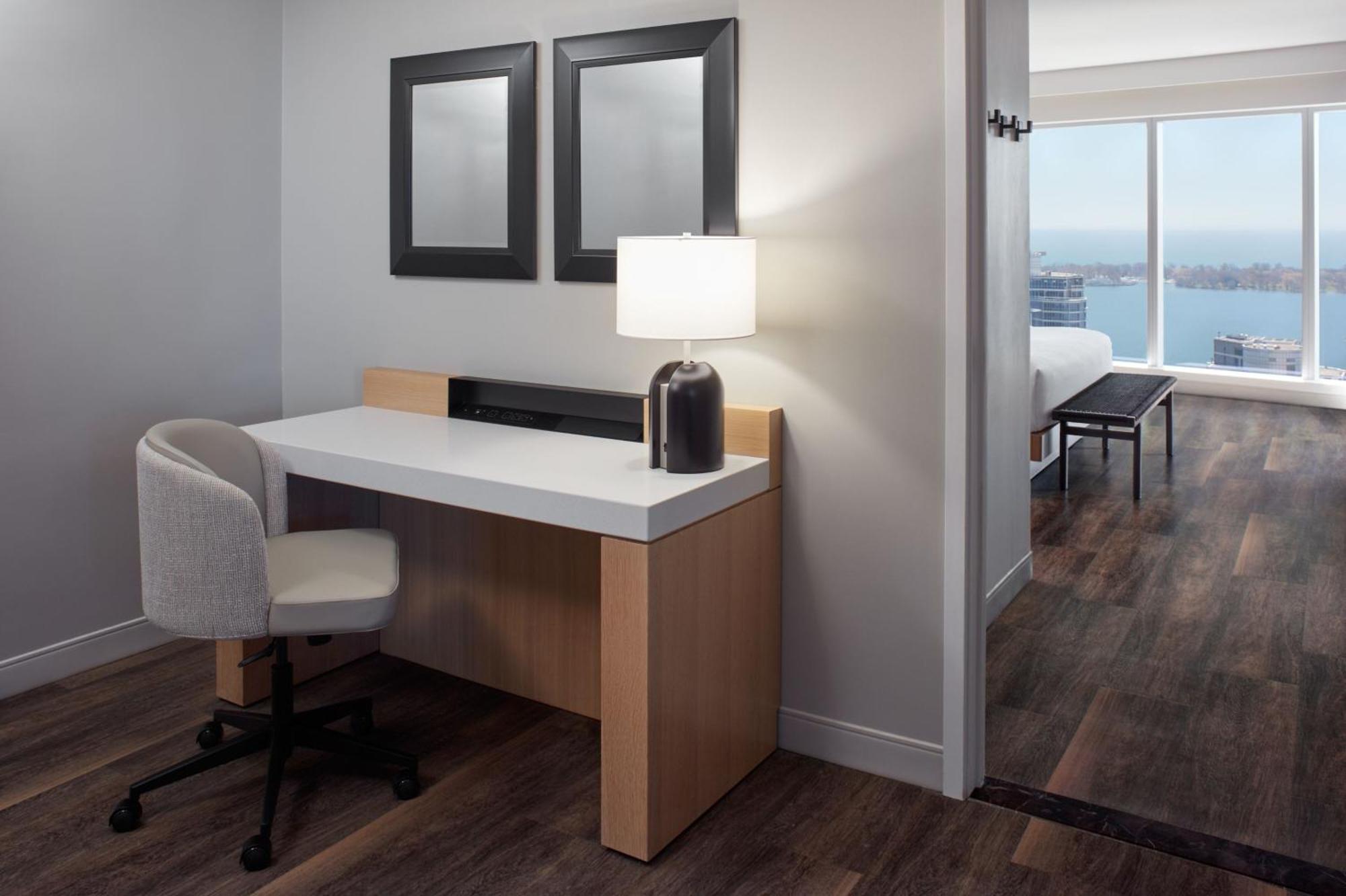 Hotel Delta By Marriott Toronto