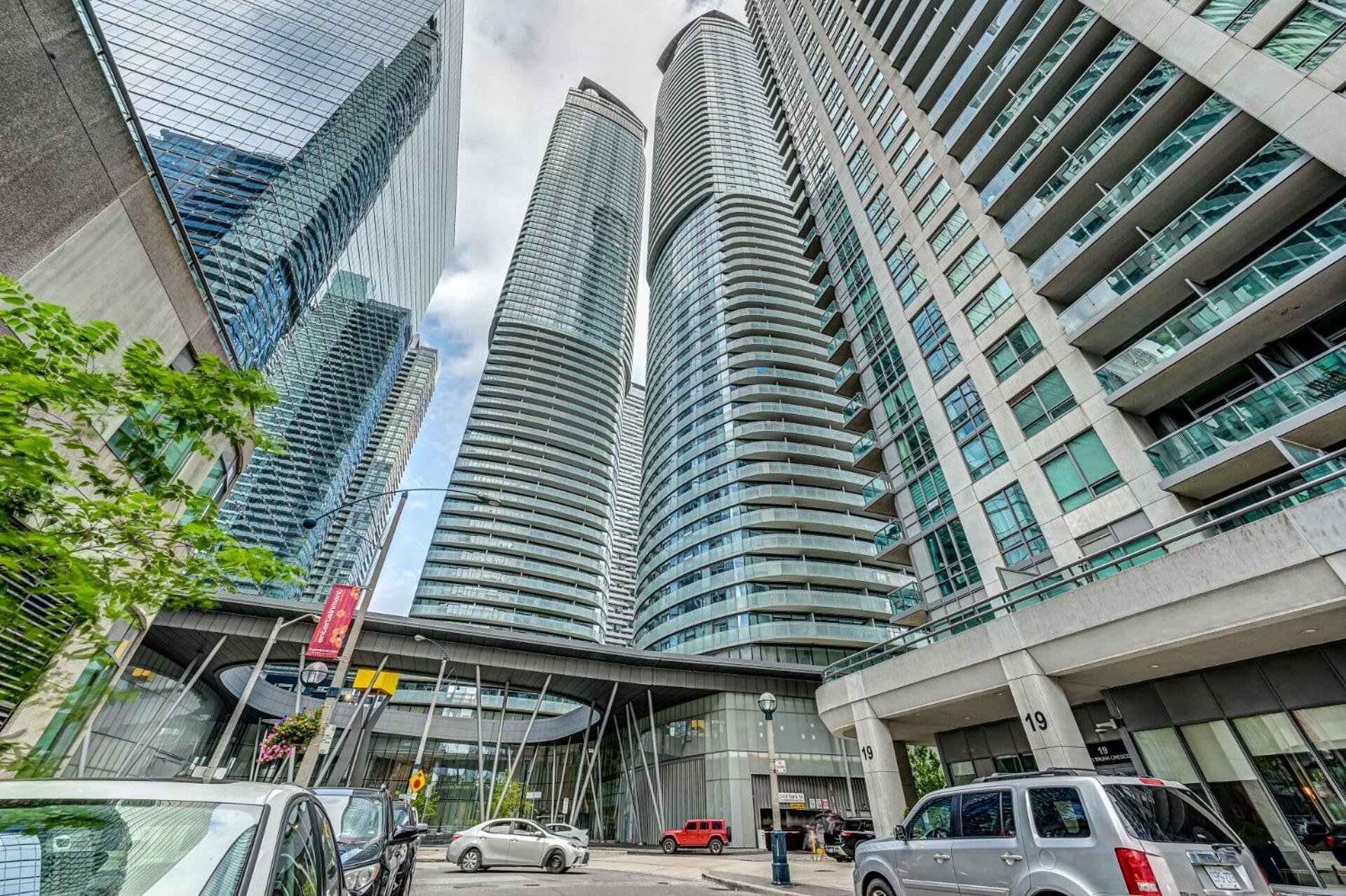 Skyline Retreat Residences Toronto