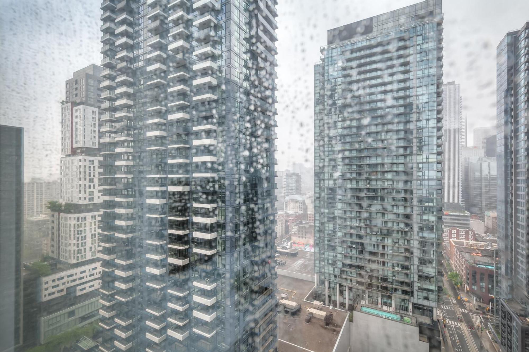 Apartment Peter St Toronto