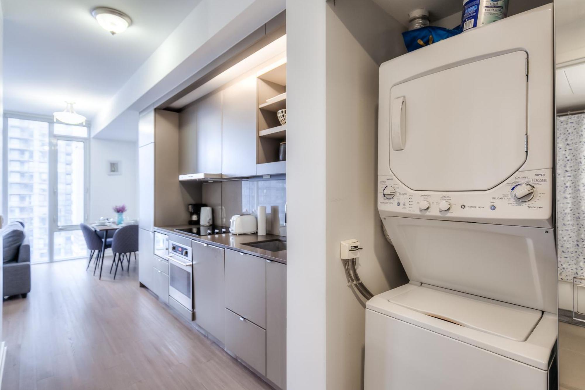 Peter St Apartment *