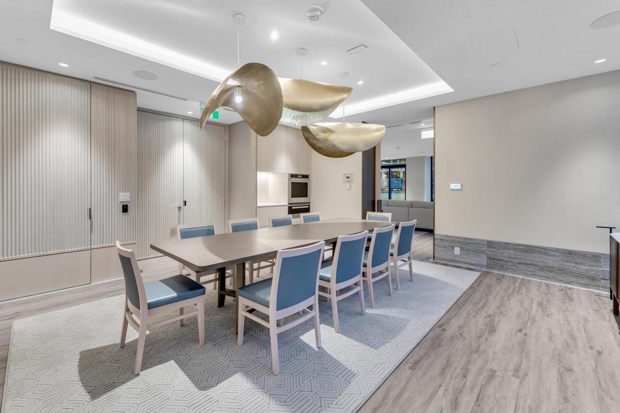 Designer 1 Bedroom On Front Street * Toronto