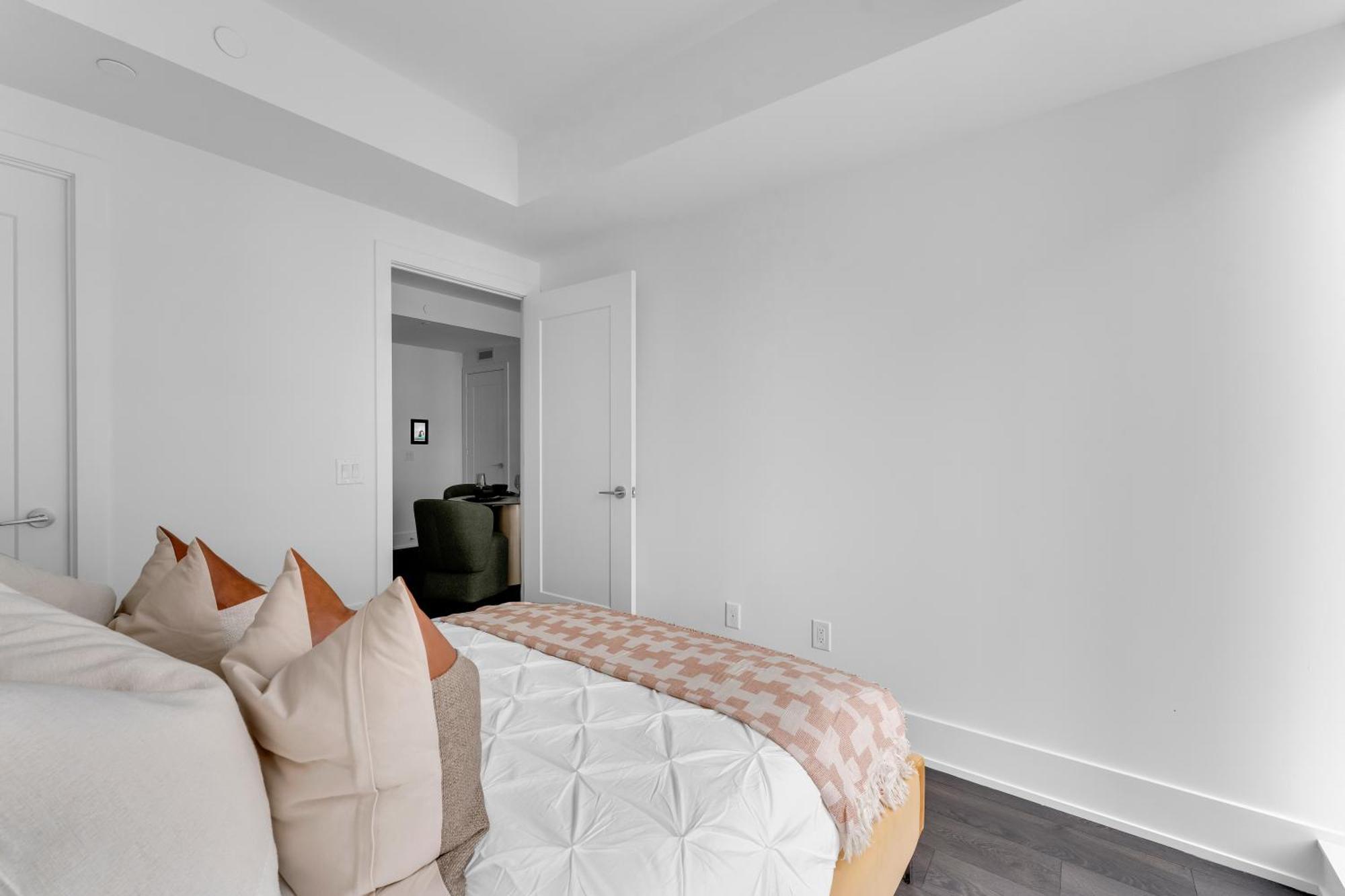 Designer 1 Bedroom On Front Street
