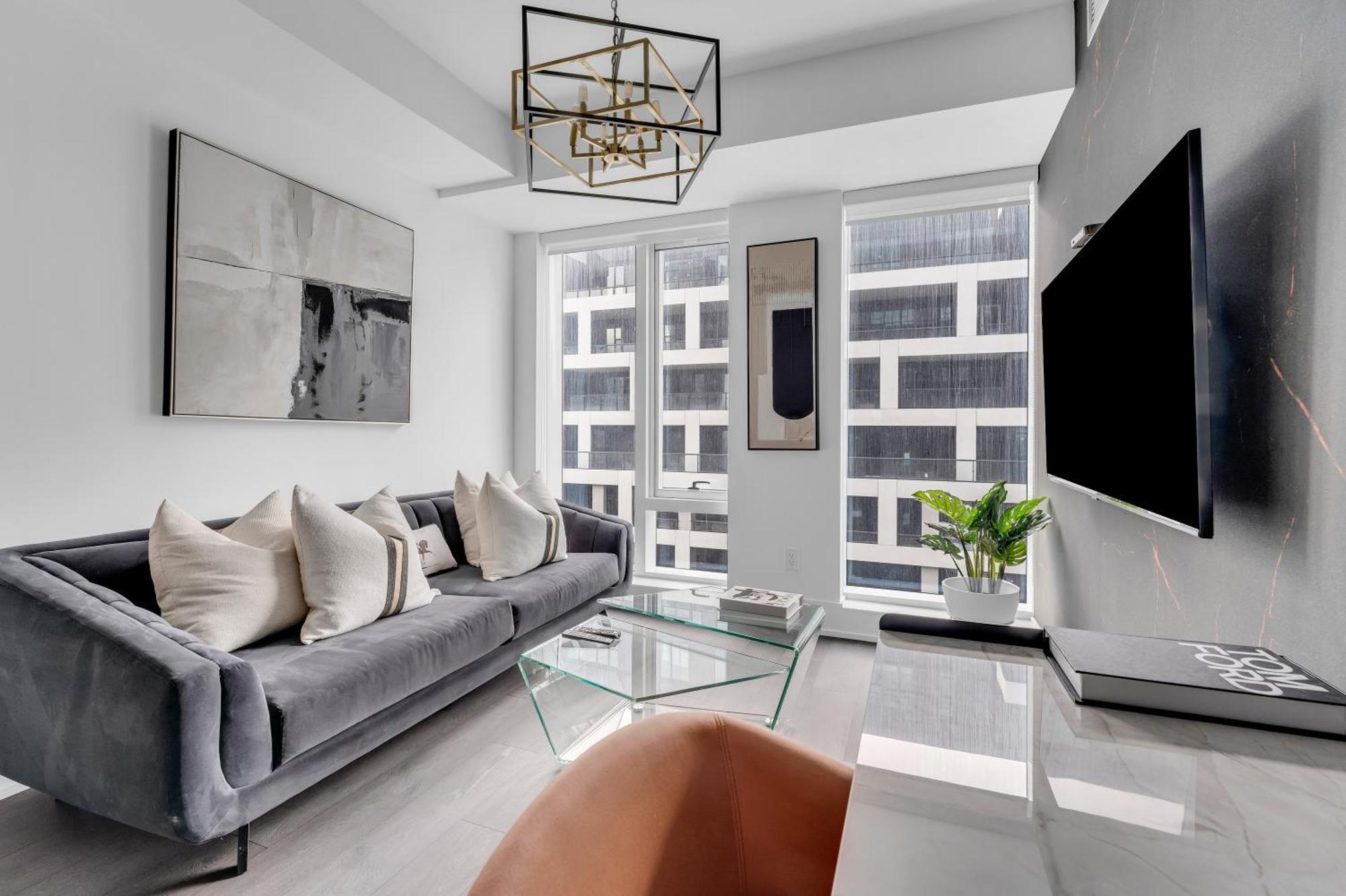 Designer 1 Bedroom On Front Street