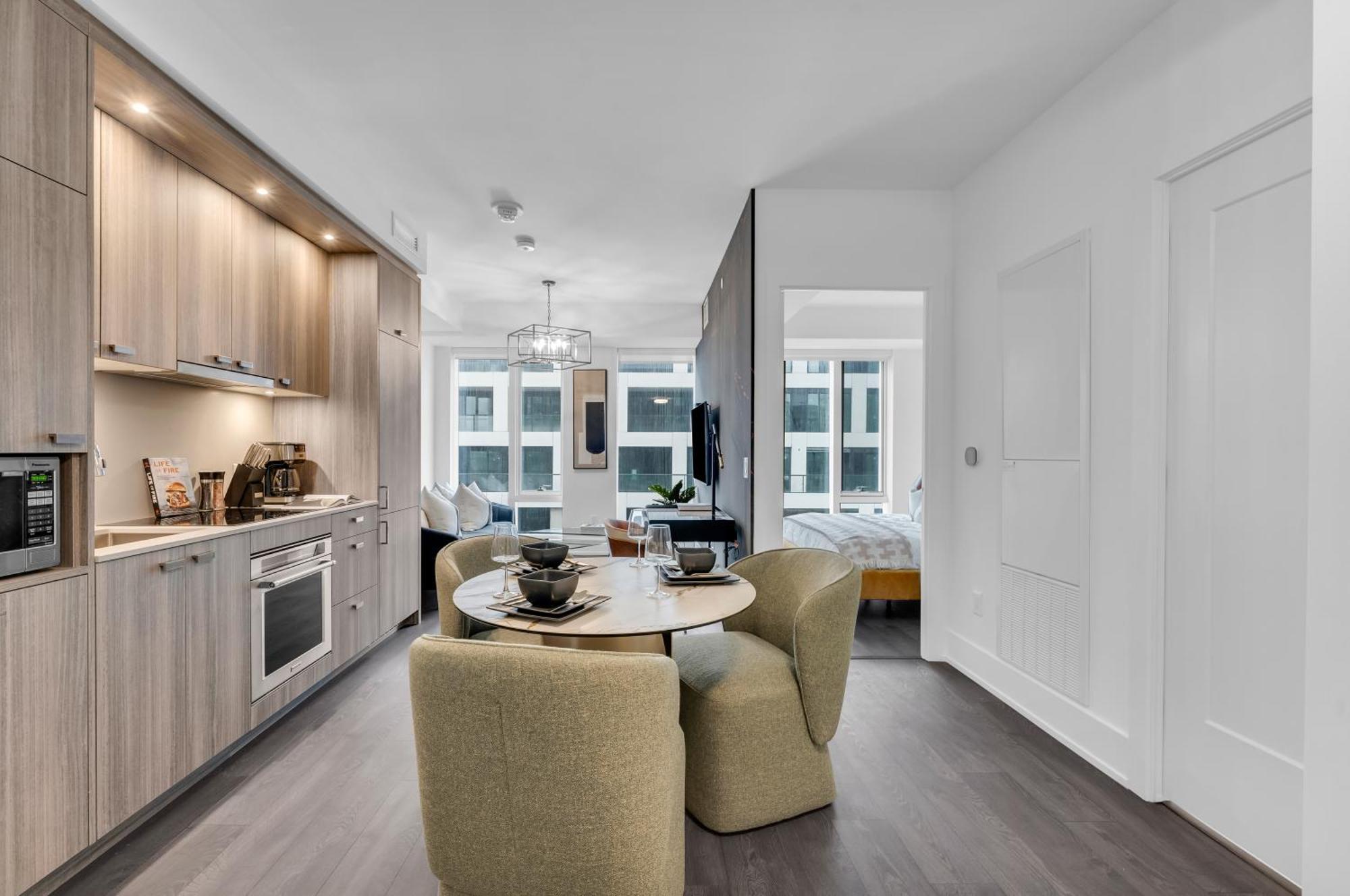 Designer 1 Bedroom On Front Street