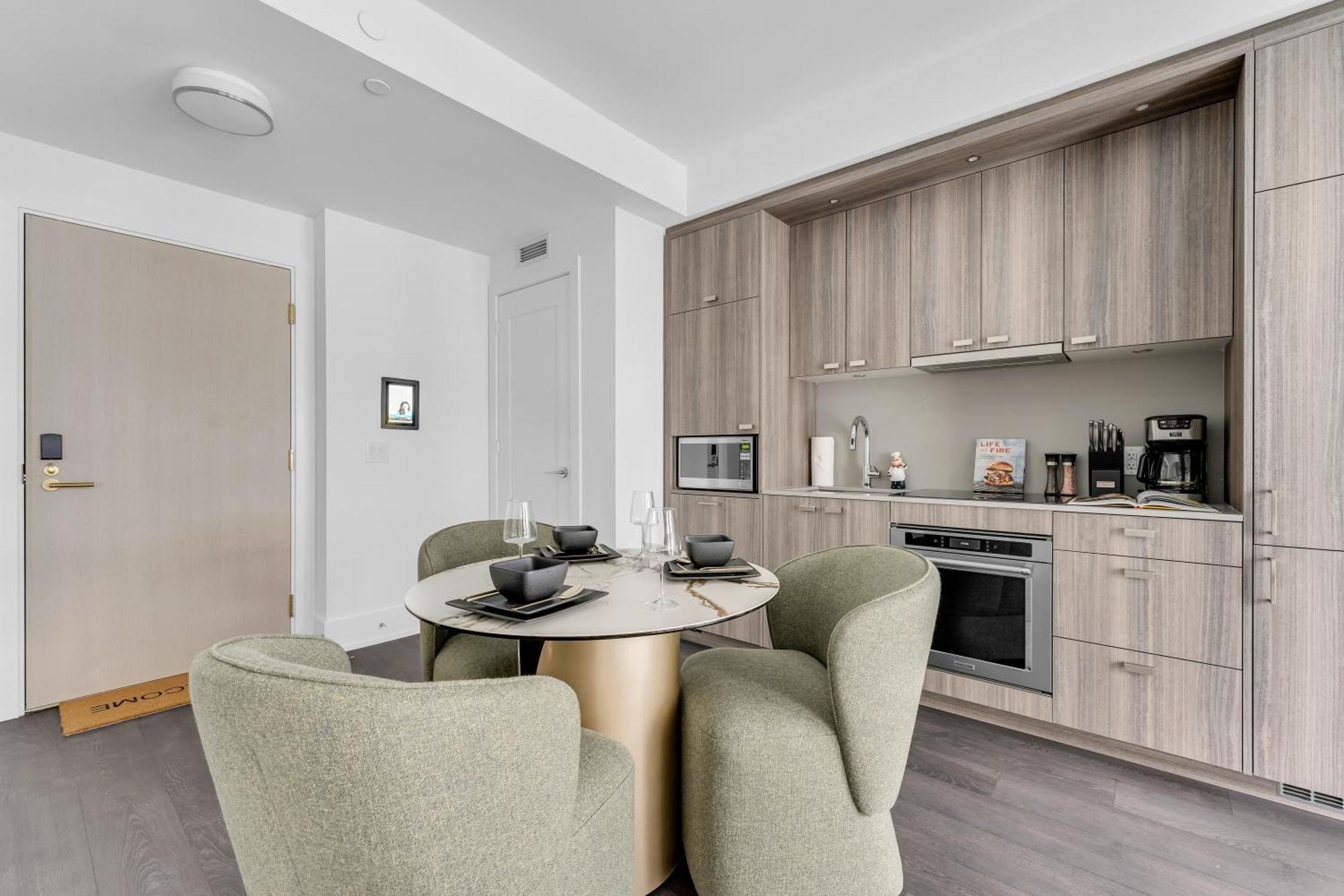 Designer 1 Bedroom On Front Street