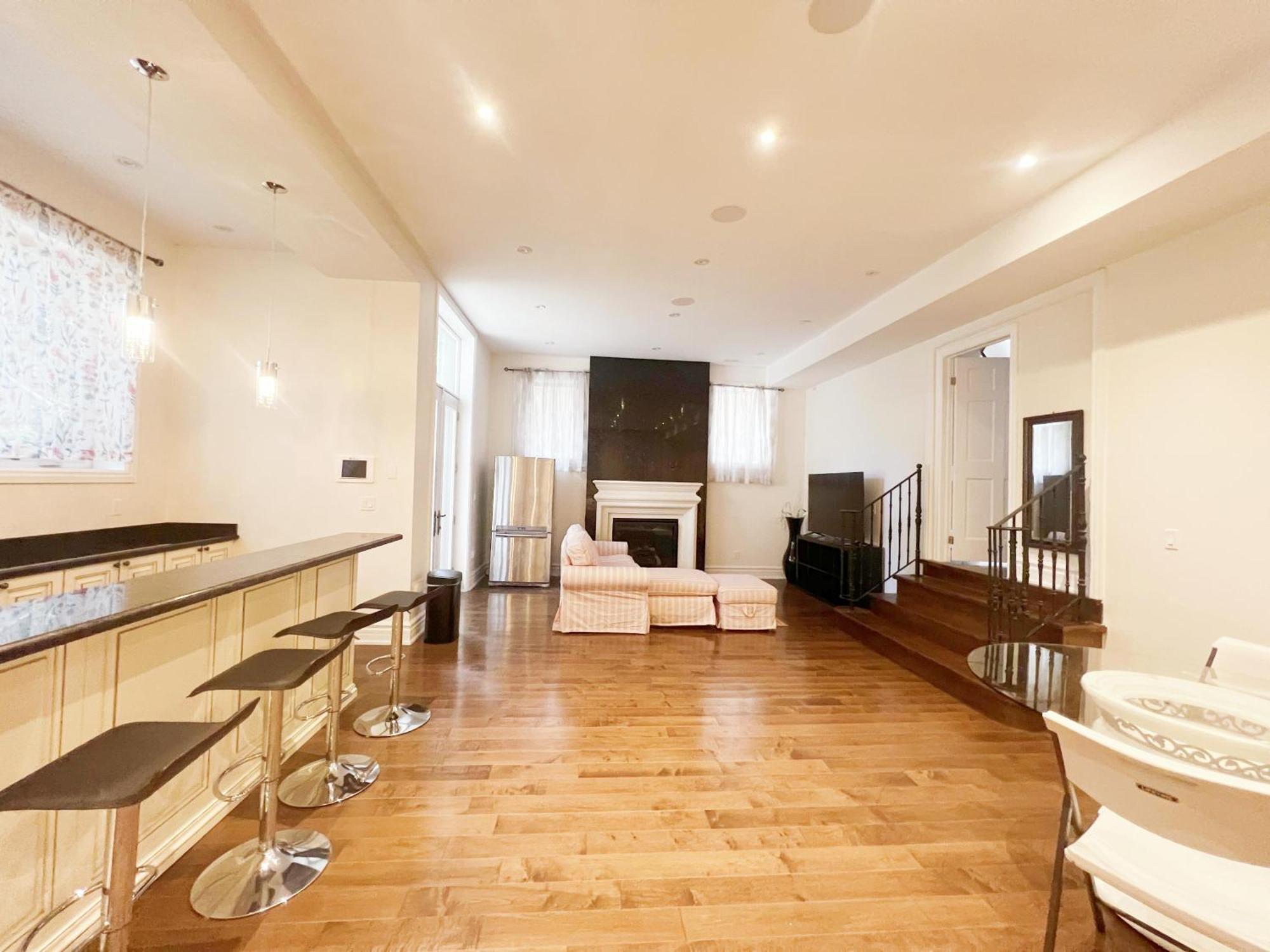 Beautiful House Near North York Center * Toronto