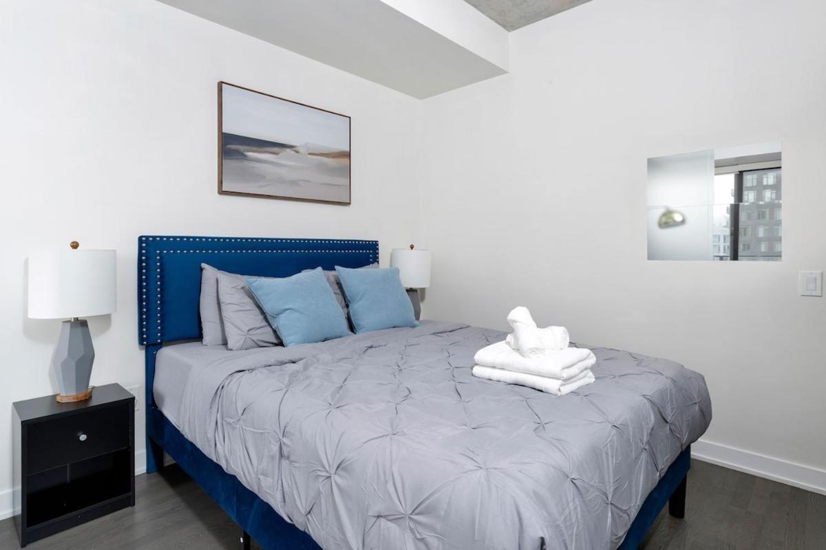 King St W Getaway Perfect For Food Lovers Apartment