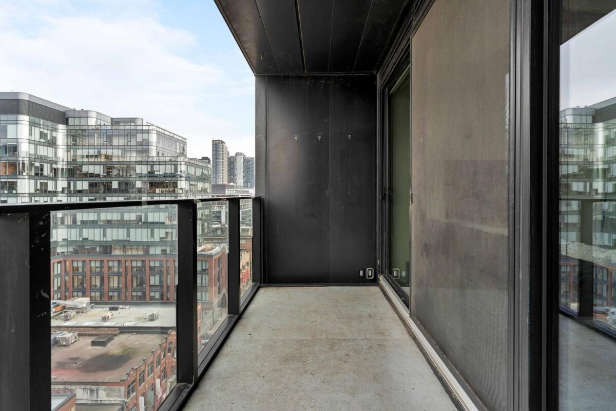 King St W Getaway Perfect For Food Lovers Toronto